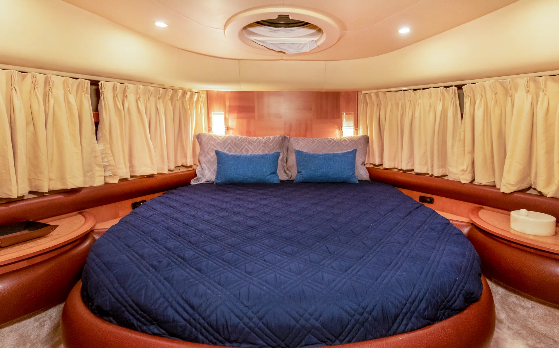 BEST Azimut Fly 55‘ OUT OF MIAMI BEACH MARINA! 