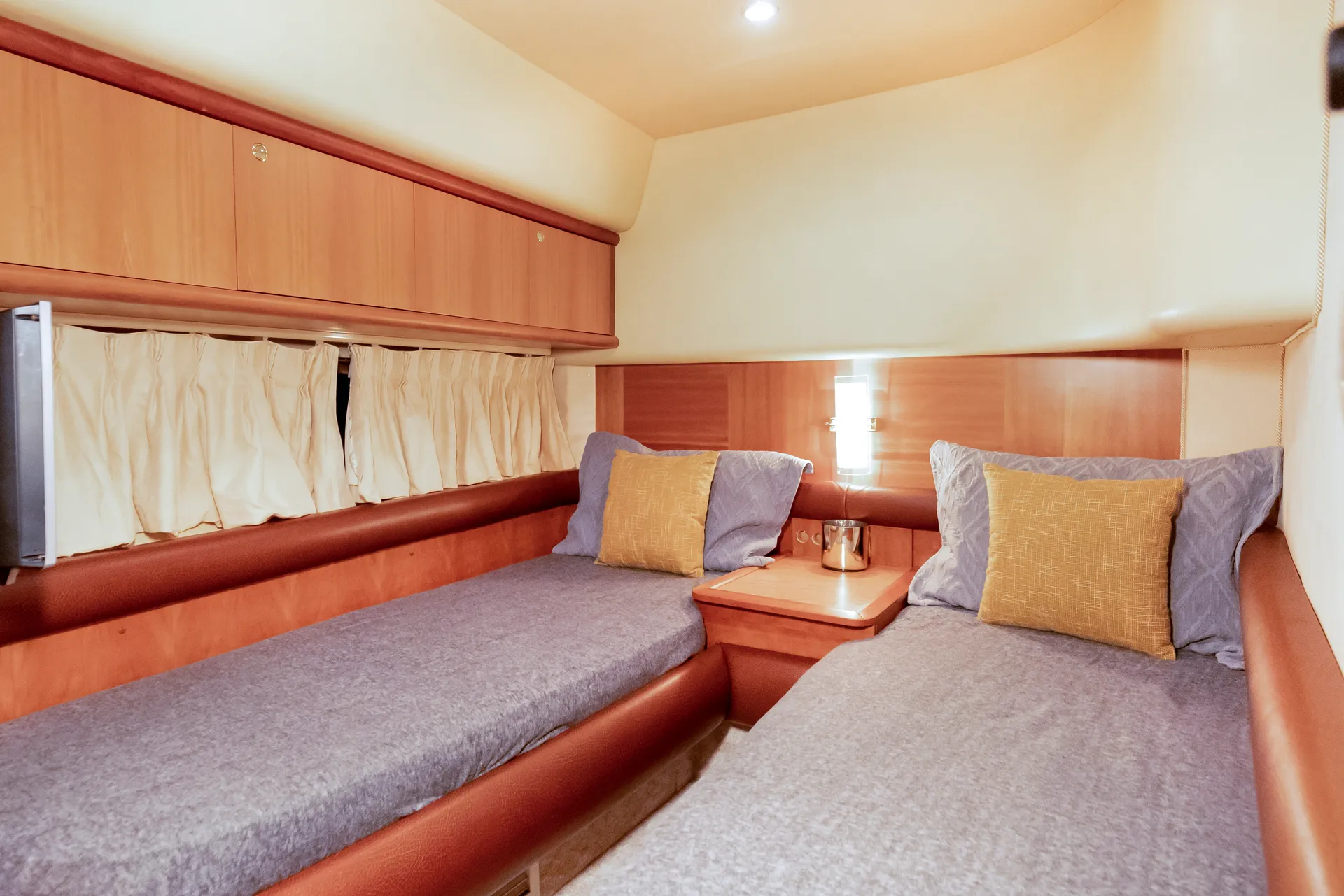 BEST Azimut Fly 55‘ OUT OF MIAMI BEACH MARINA! 