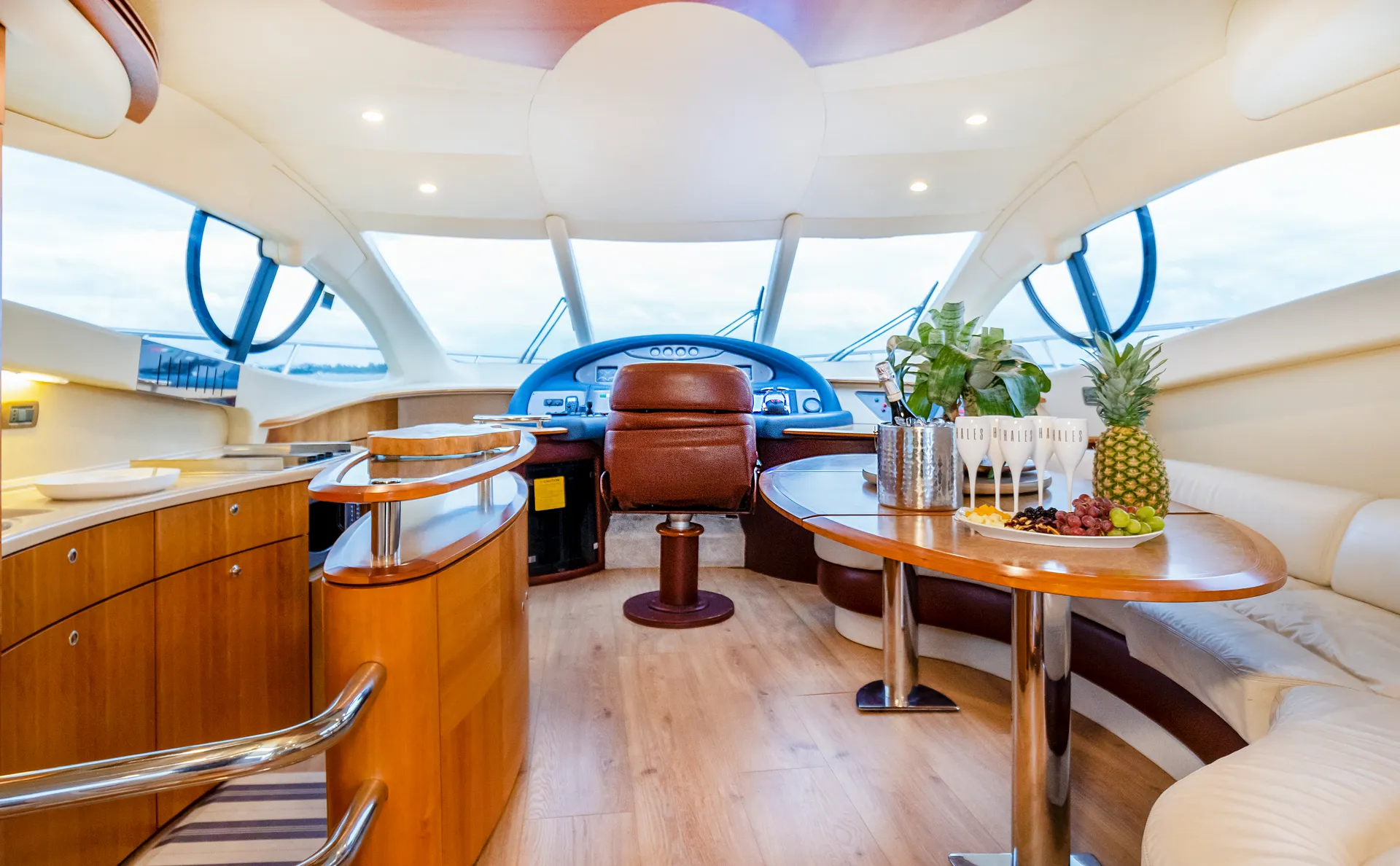 BEST Azimut Fly 55‘ OUT OF MIAMI BEACH MARINA! 