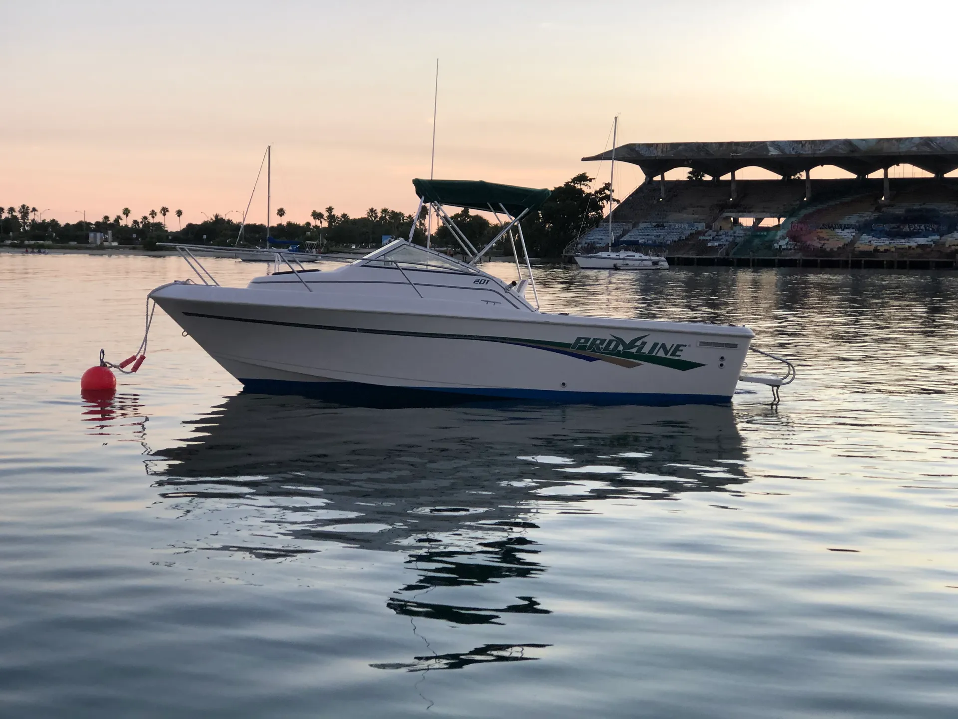 Pro-Line Boats 201 Walkaround in Miami, FL — photo 2