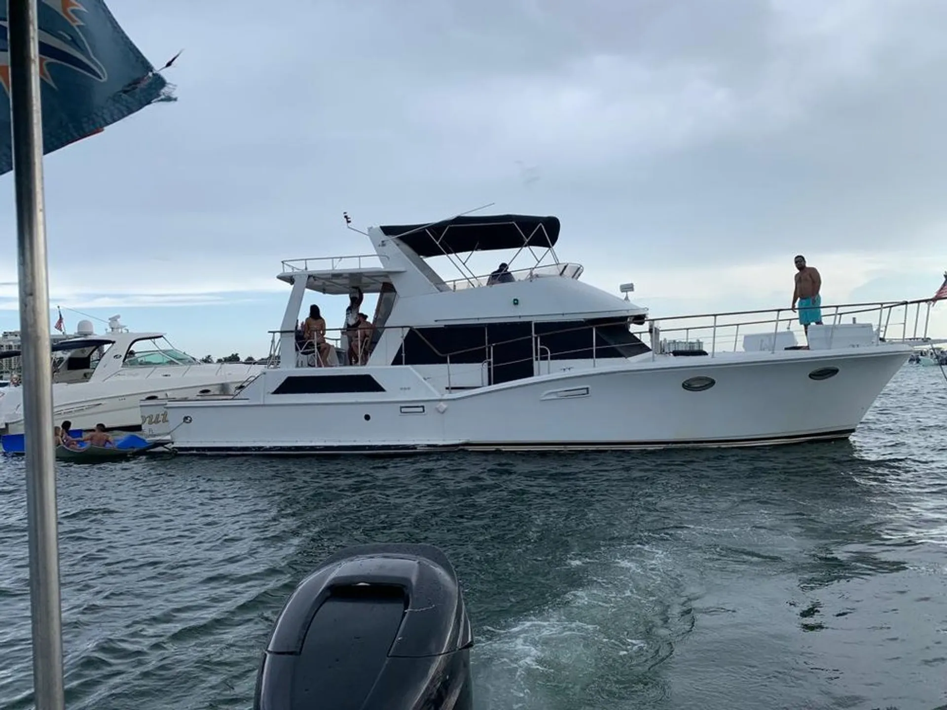 Symbol 51' Motor Yacht in North Bay Village, FL — photo 2