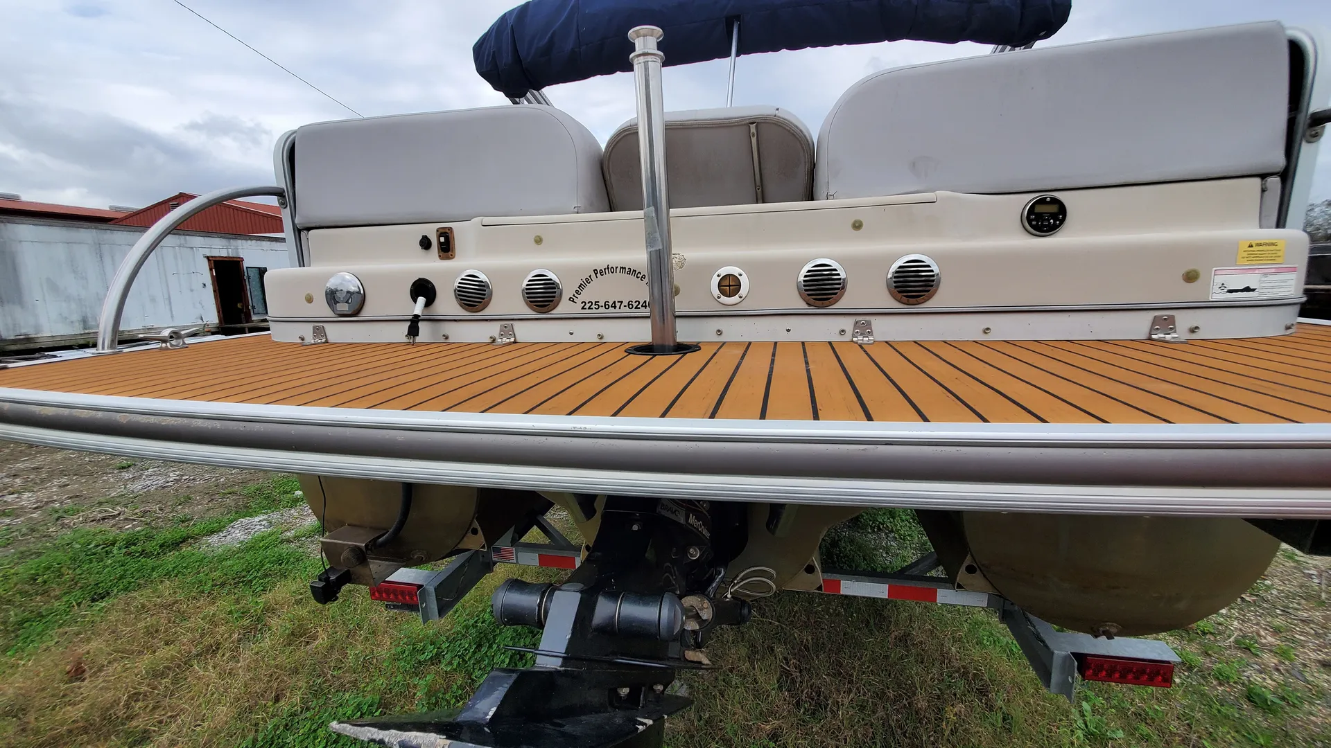 South Bay Pontoons 928SL TT I/O Tri-Tube in Bay Pines, FL — photo 7