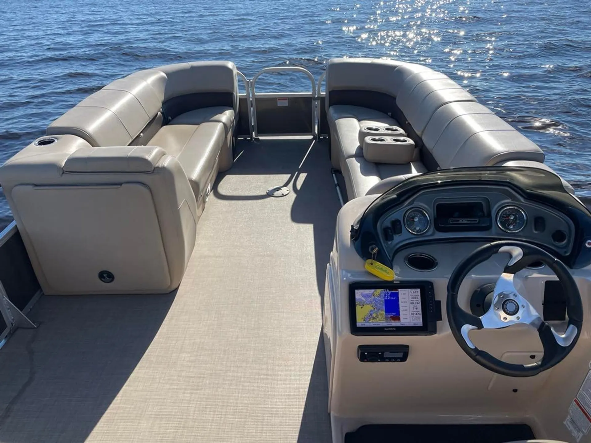 SUN TRACKER PARTY BARGE 24 DLX in Cape Coral, FL — photo 3