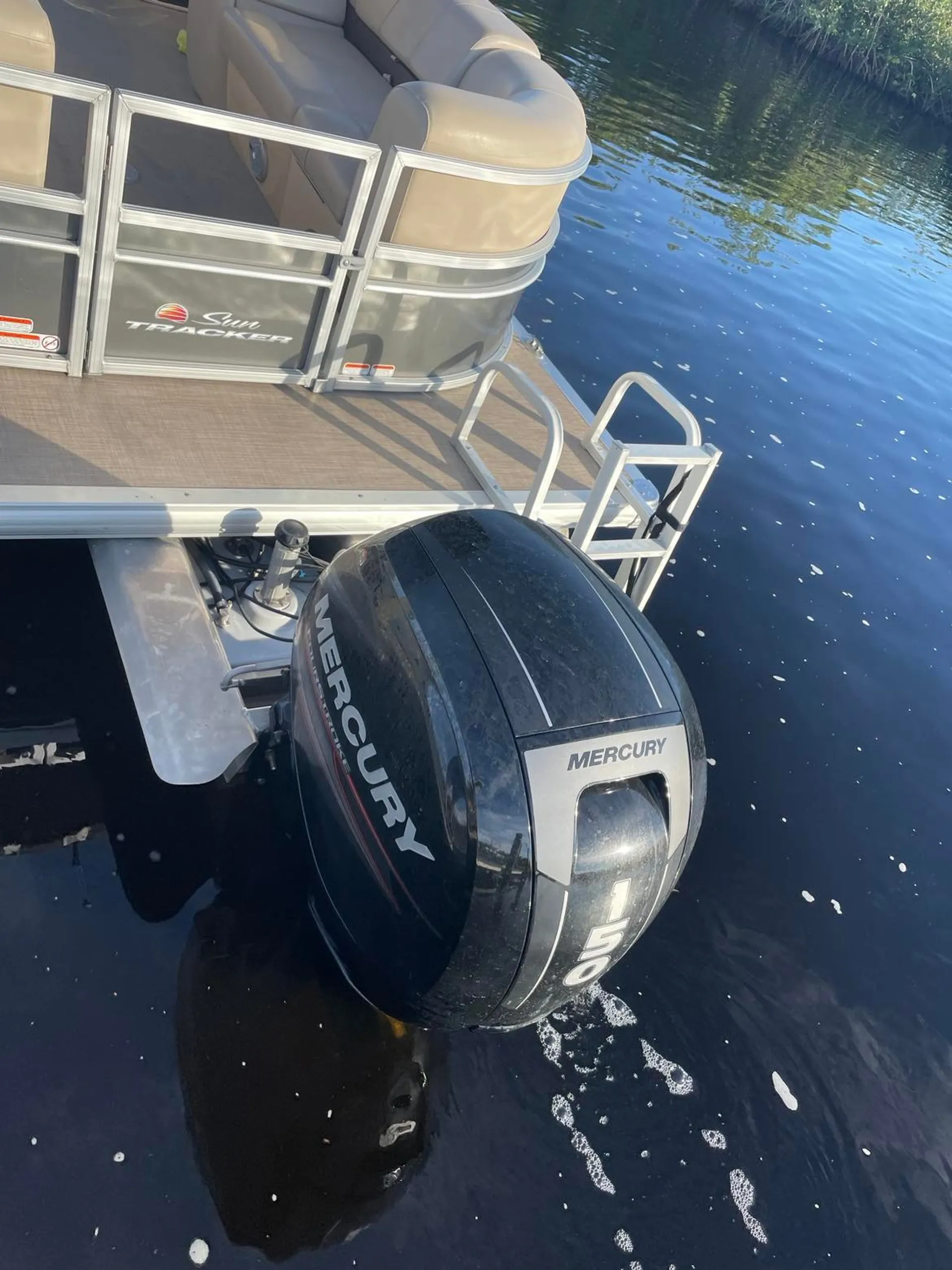 SUN TRACKER PARTY BARGE 24 DLX in Cape Coral, FL