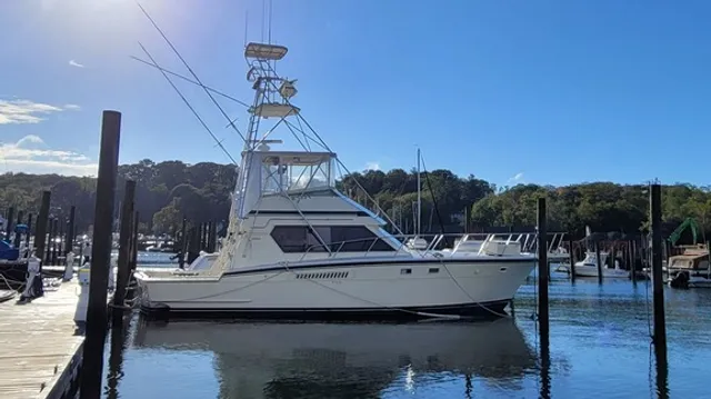 Rent a Hatteras motor yacht in Freeport, NY near me
