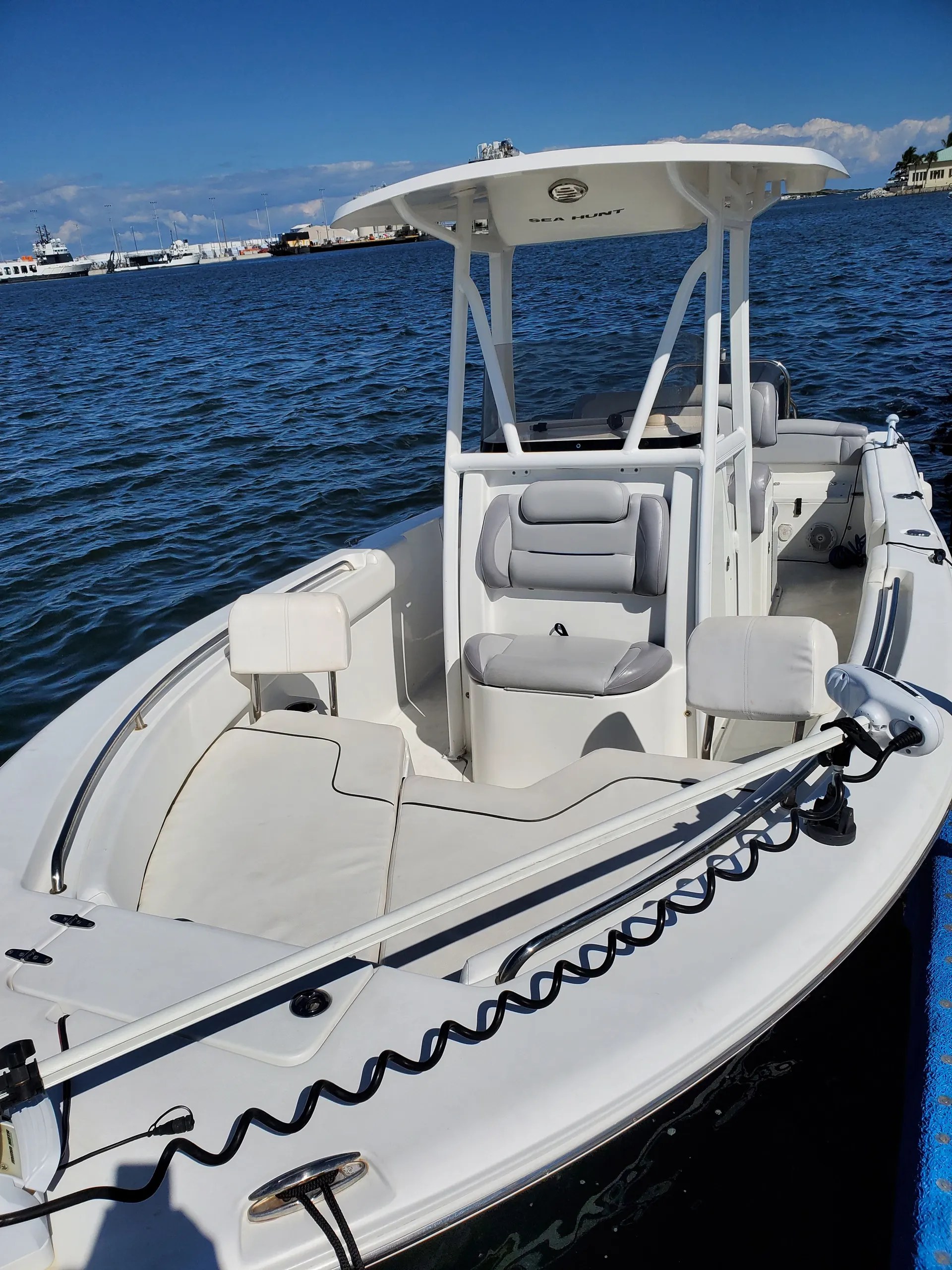 Sea Hunt Boats Ultra 234 in Cape Canaveral, FL — photo 6