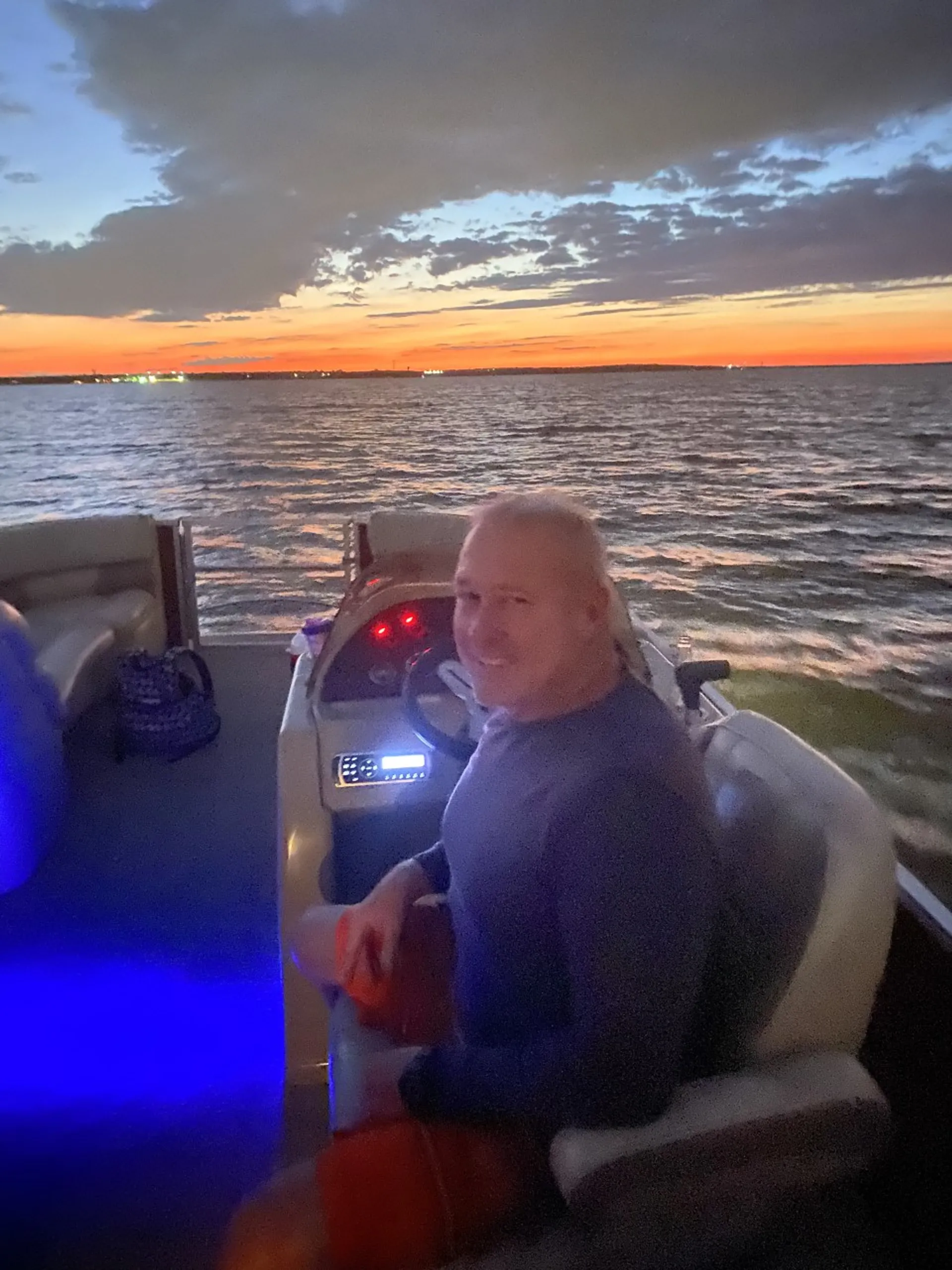 SILVER WAVE 250 ISLAND CL in Grapevine, TX — photo 6