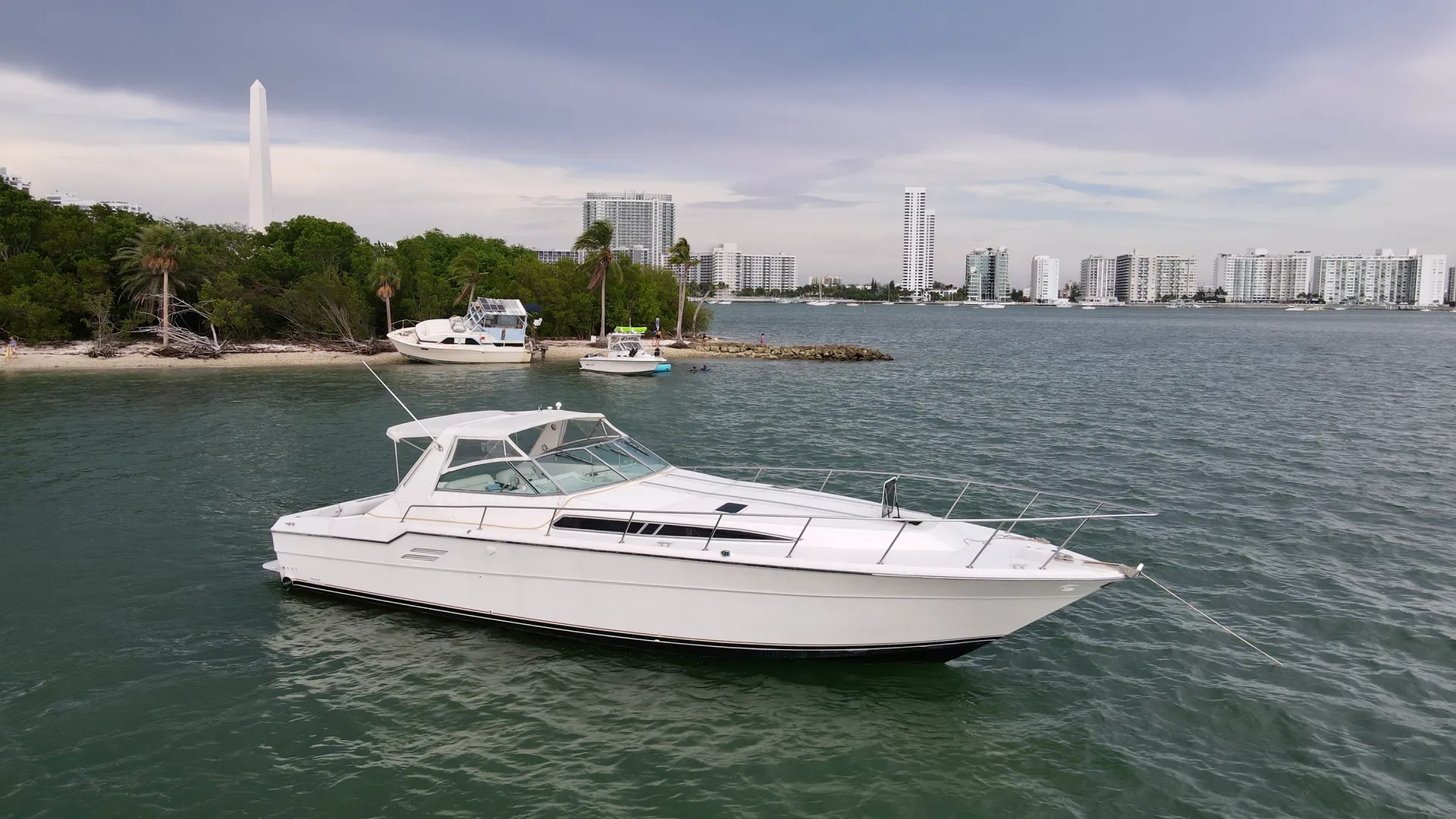 Sea Ray Boats 500 Sundancer in North Bay Village, FL — photo 3