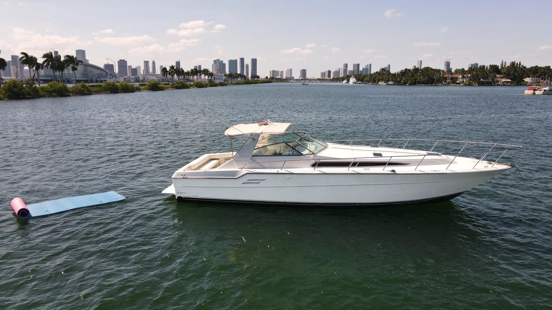 Sea Ray Boats 500 Sundancer in North Bay Village, FL — photo 4