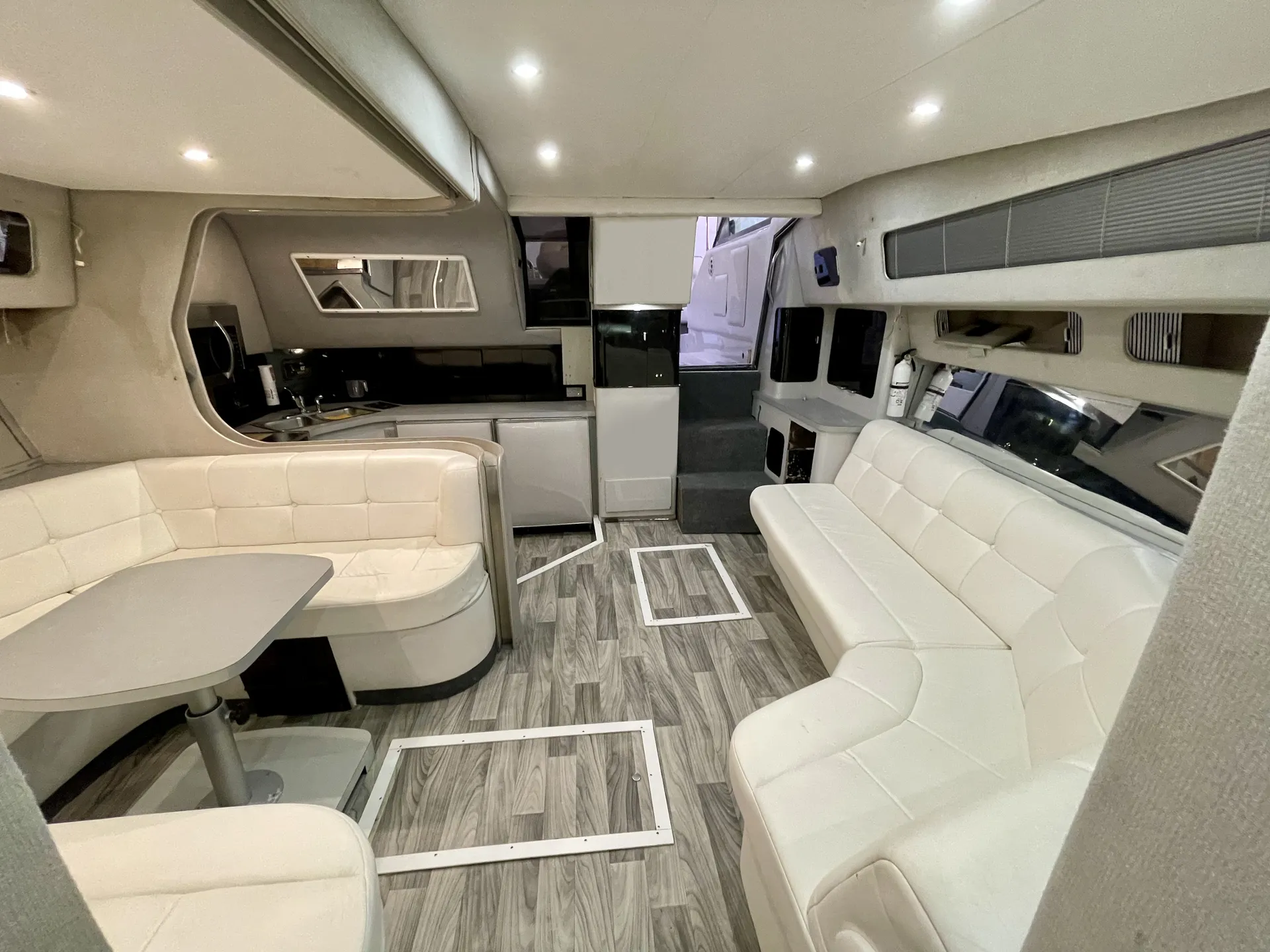 Sea Ray Boats 500 Sundancer in North Bay Village, FL — photo 7