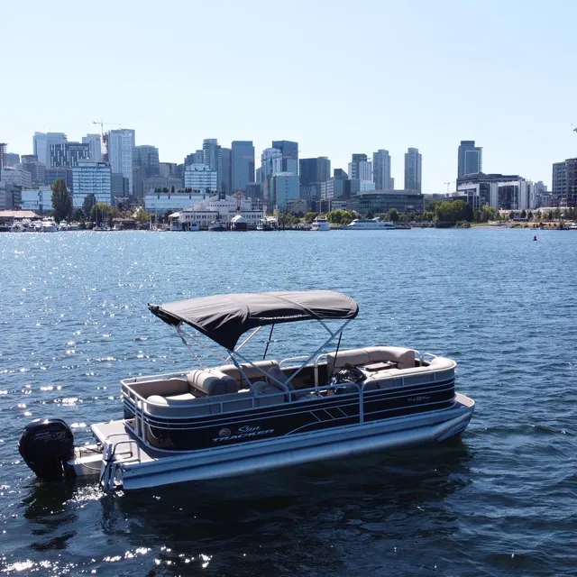 Rent a SUN TRACKER pontoon in Seattle, WA near me