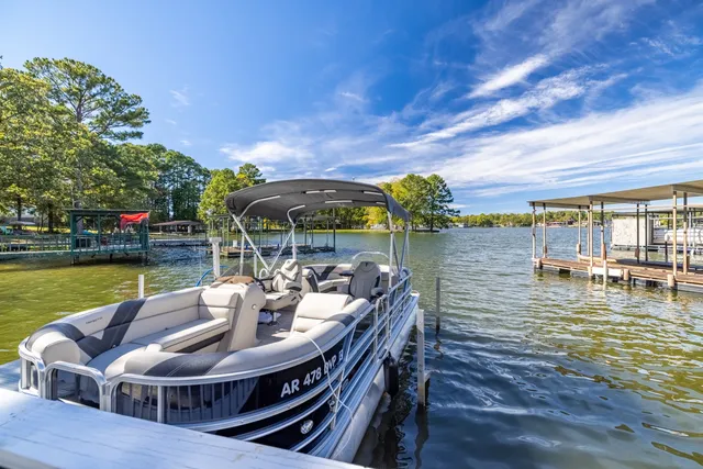 Rent a TRIFECTA PONTOONS pontoon in Rockwell, AR near me