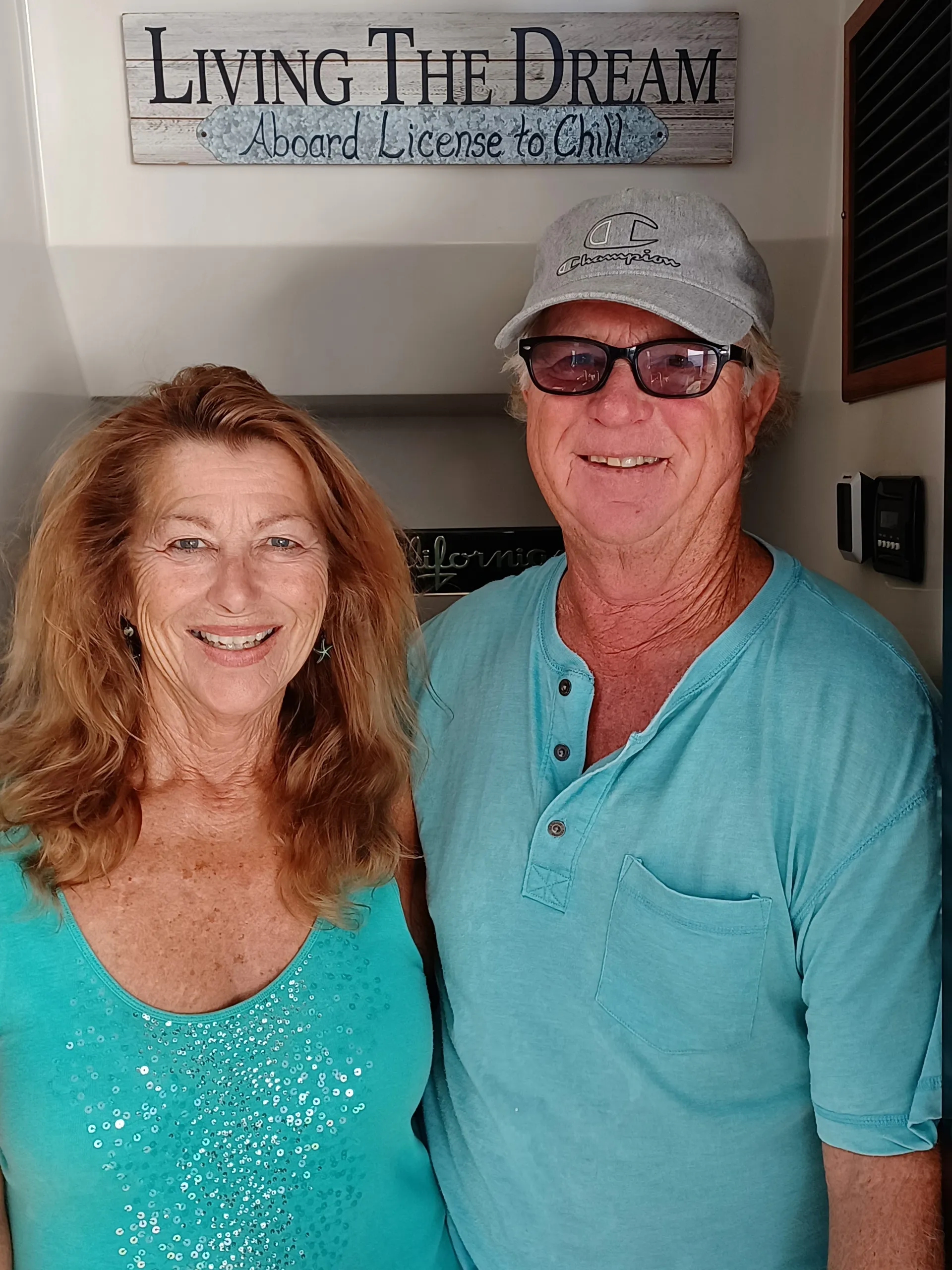 All inclusive yacht charter. Day and overnight trips available