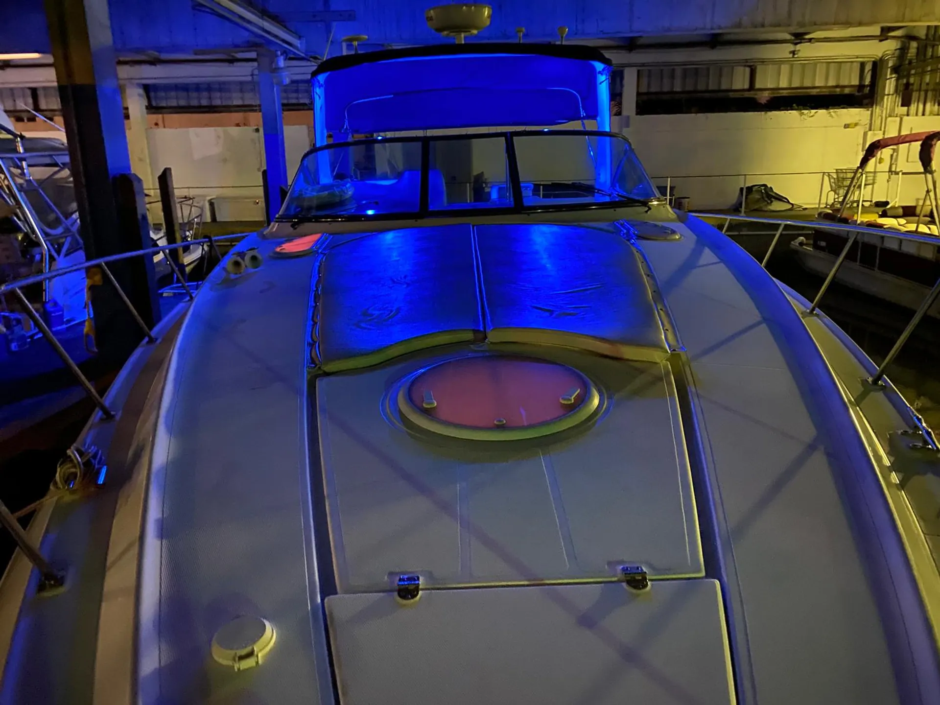 Cruisers Yachts 370 Express in Miami, FL — photo 4