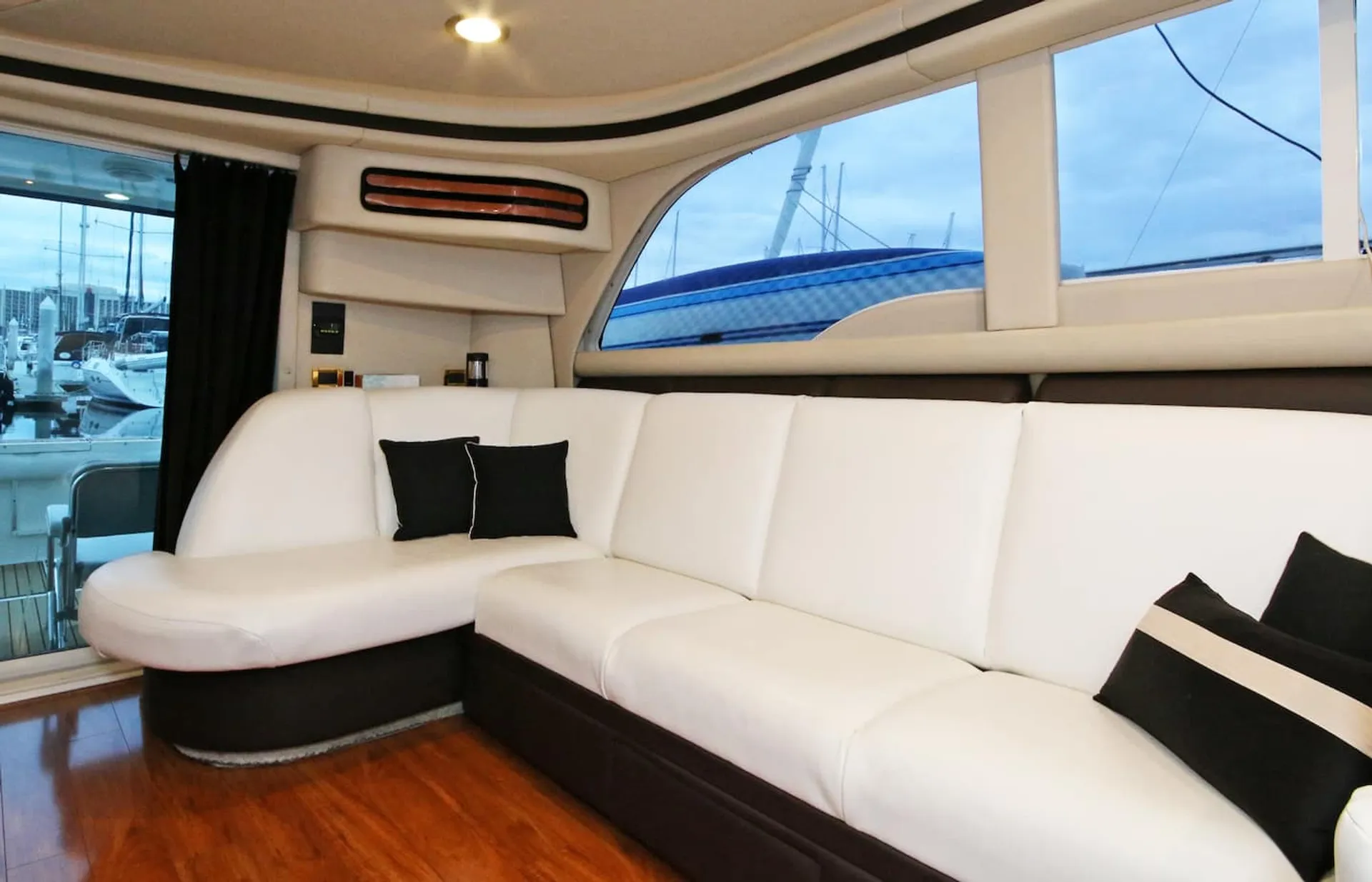 53' Beautiful Sea Ray Luxury Yacht in San Diego, CA!