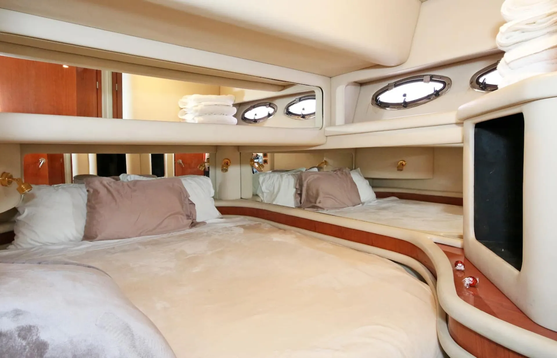 53' Beautiful Sea Ray Luxury Yacht in San Diego, CA!