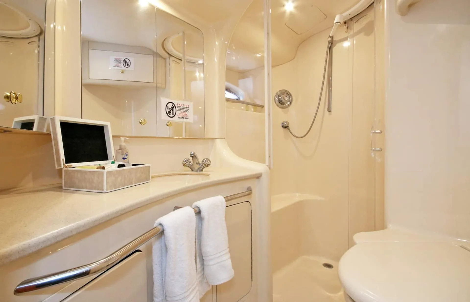 53' Beautiful Sea Ray Luxury Yacht in San Diego, CA!