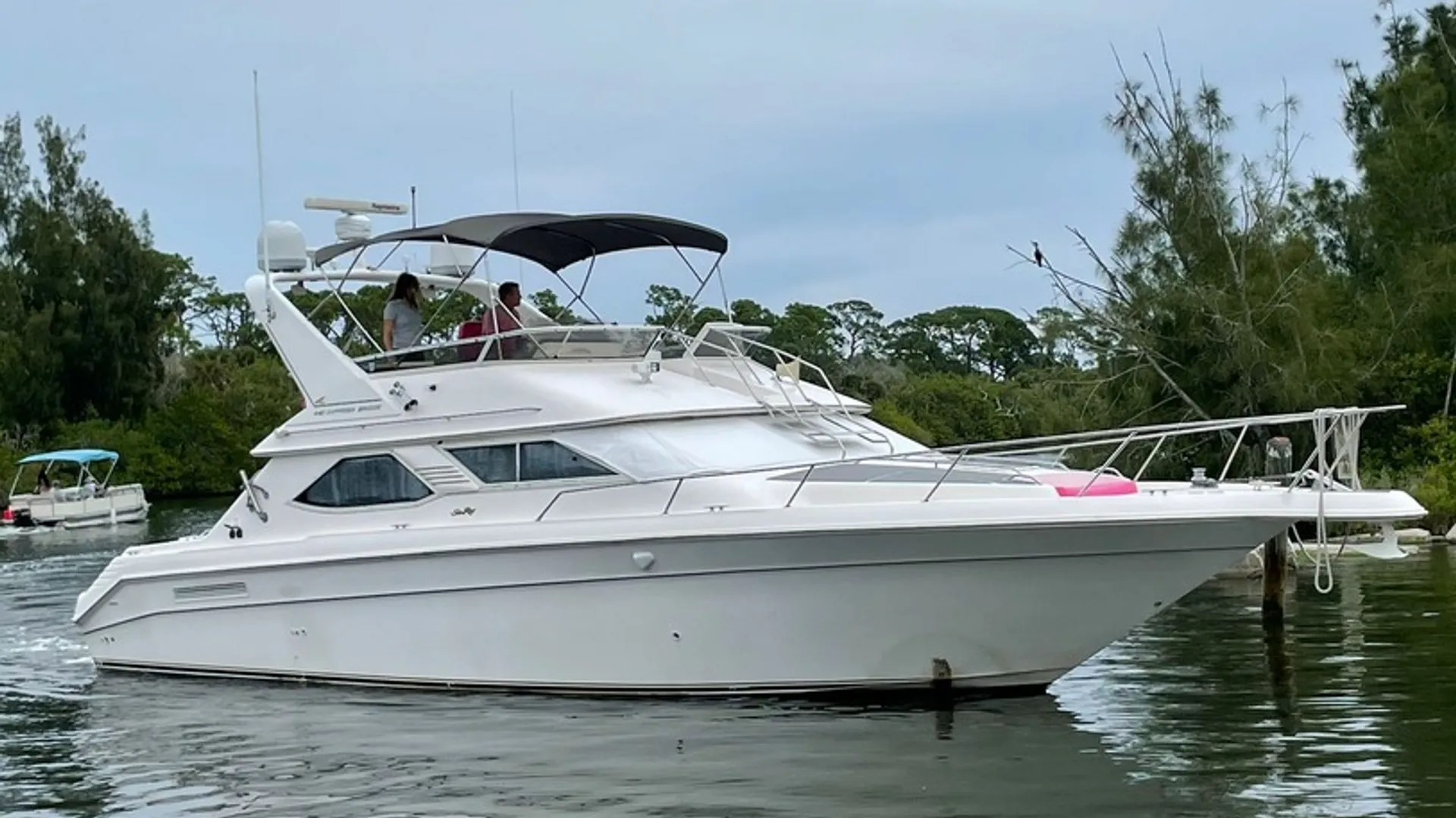 Sea Ray 440 eb in Merritt Island, FL — photo 2