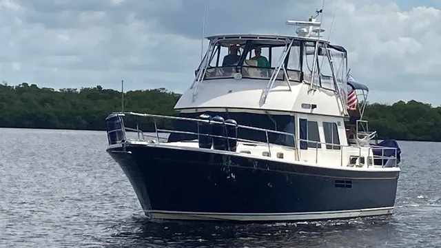 Rent a SabreLine motor yacht in Cape Coral, FL near me