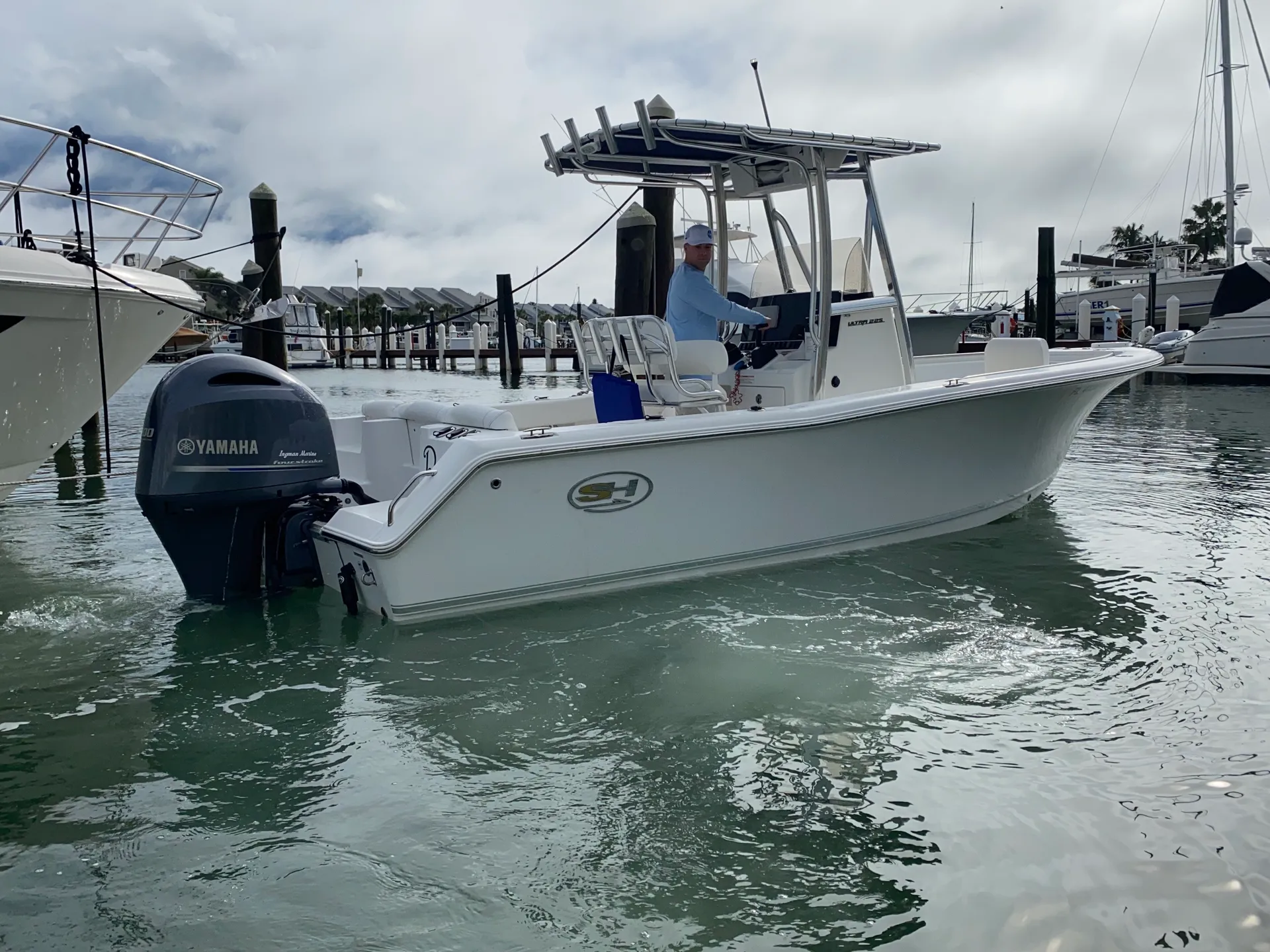 SEA HUNT BOATS ULTRA 225 in Tierra Verde, FL — photo 3
