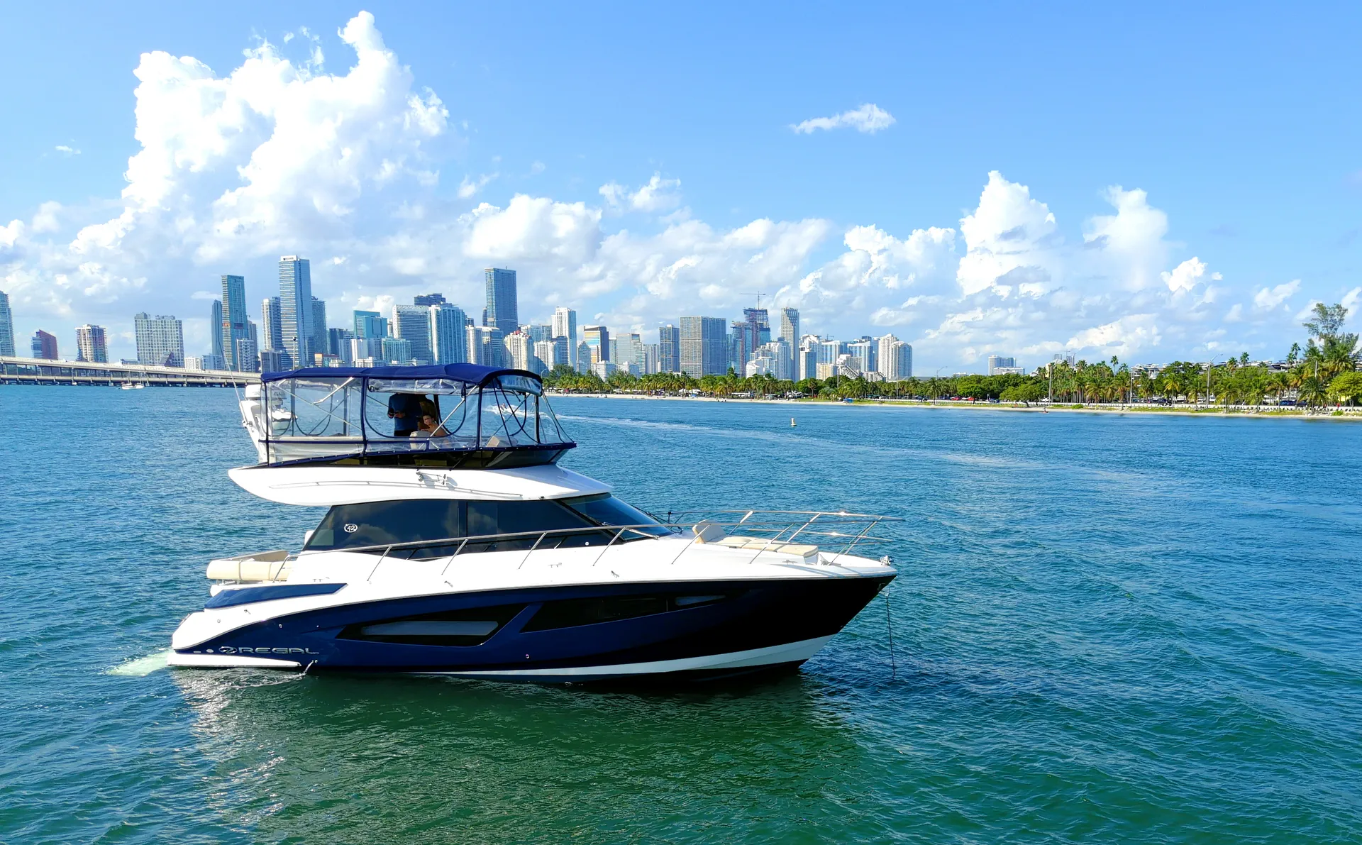 REGAL BOATS 42 FLY in Miami Beach, FL — photo 3