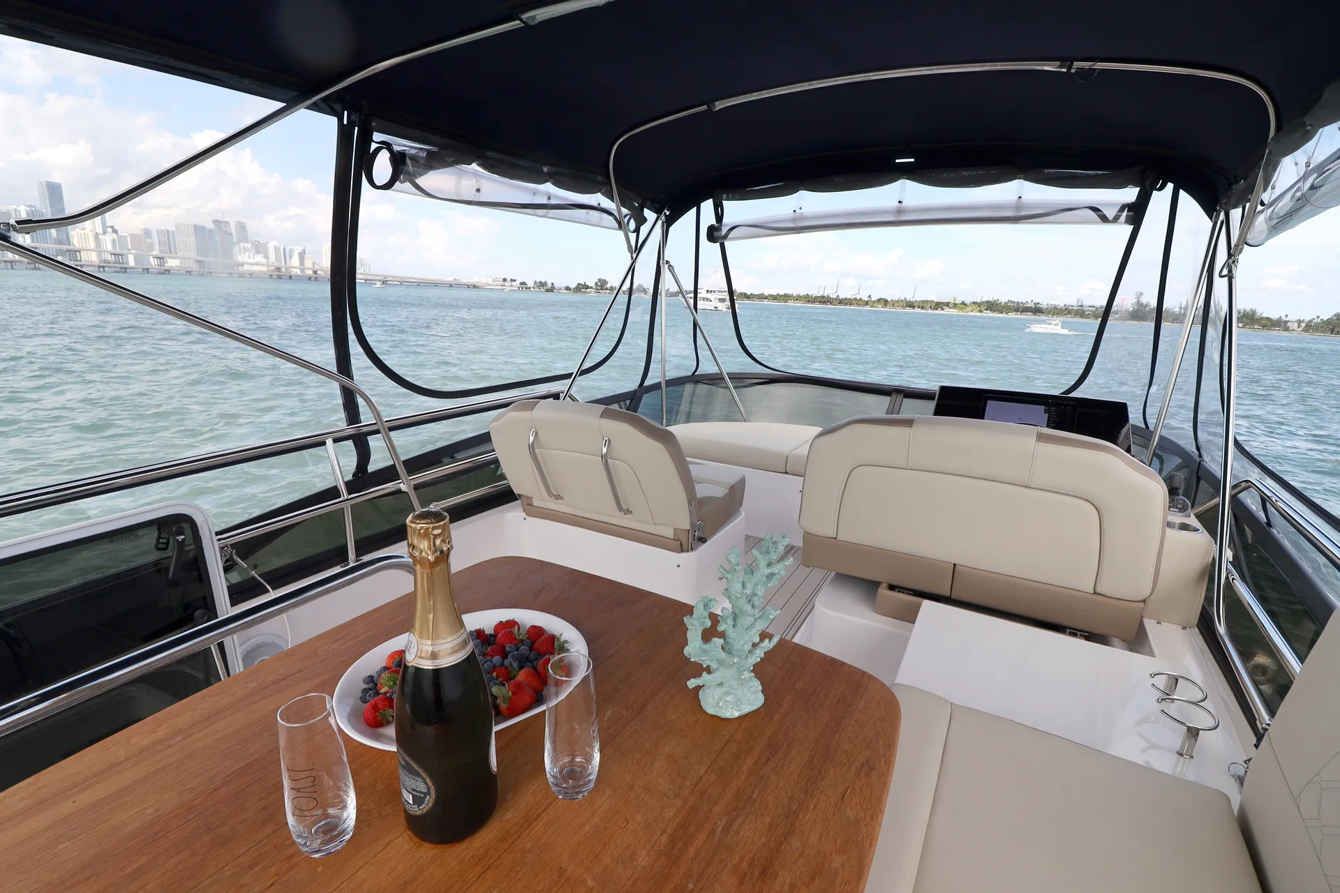 REGAL BOATS 42 FLY in Miami Beach, FL — photo 5