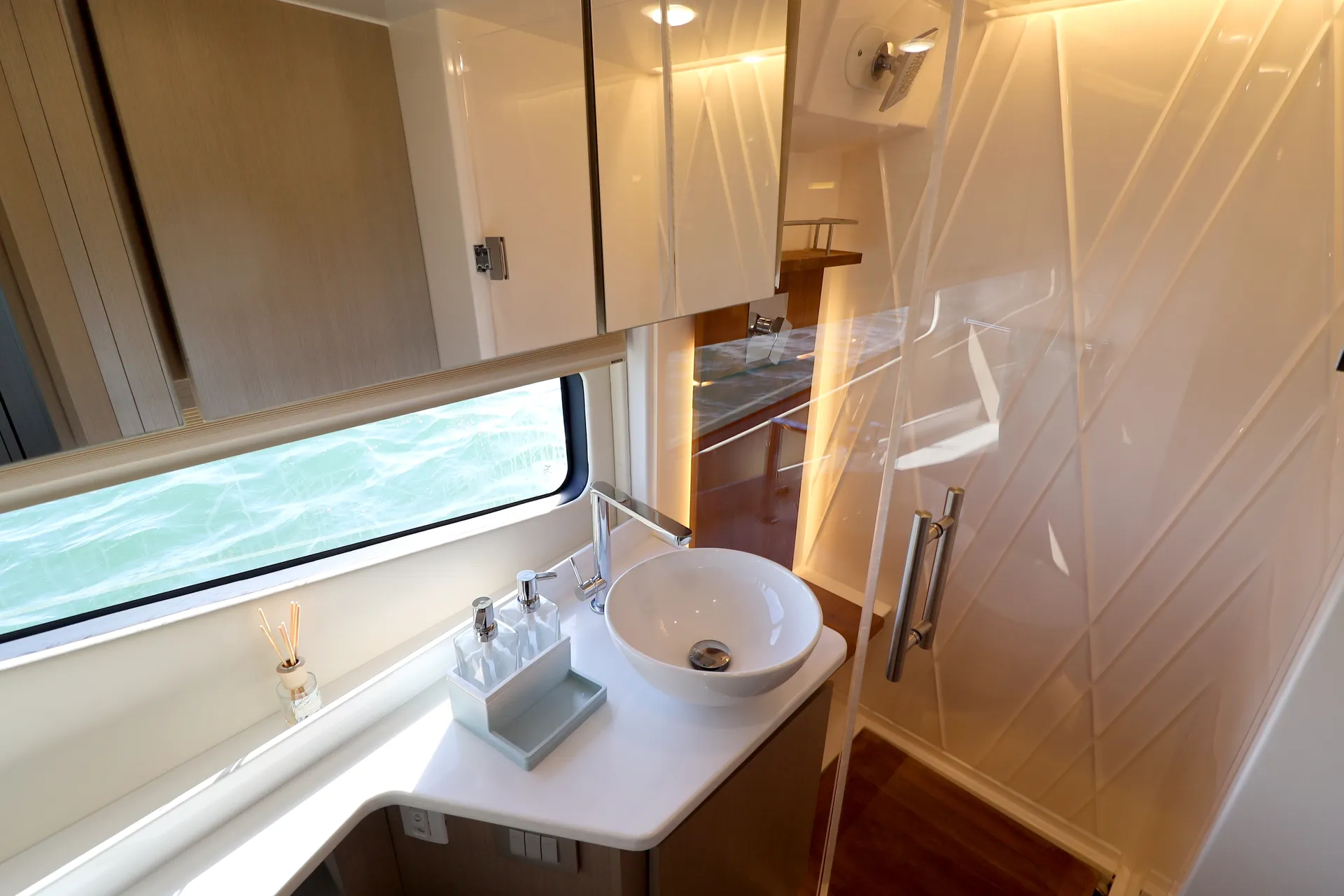 REGAL BOATS 42 FLY in Miami Beach, FL — photo 6