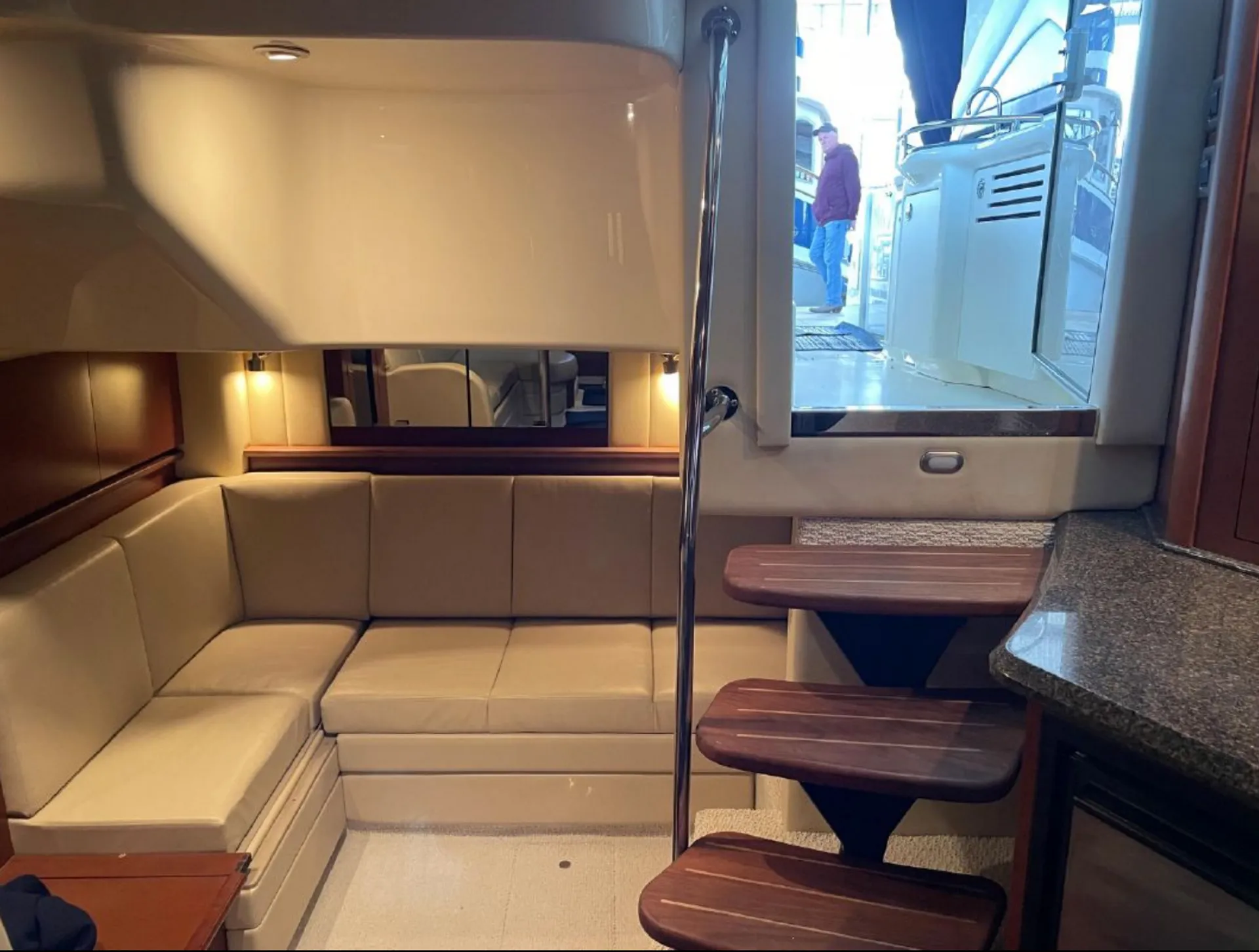 The Spectacular SEA RAY 40 SUNDANCER 