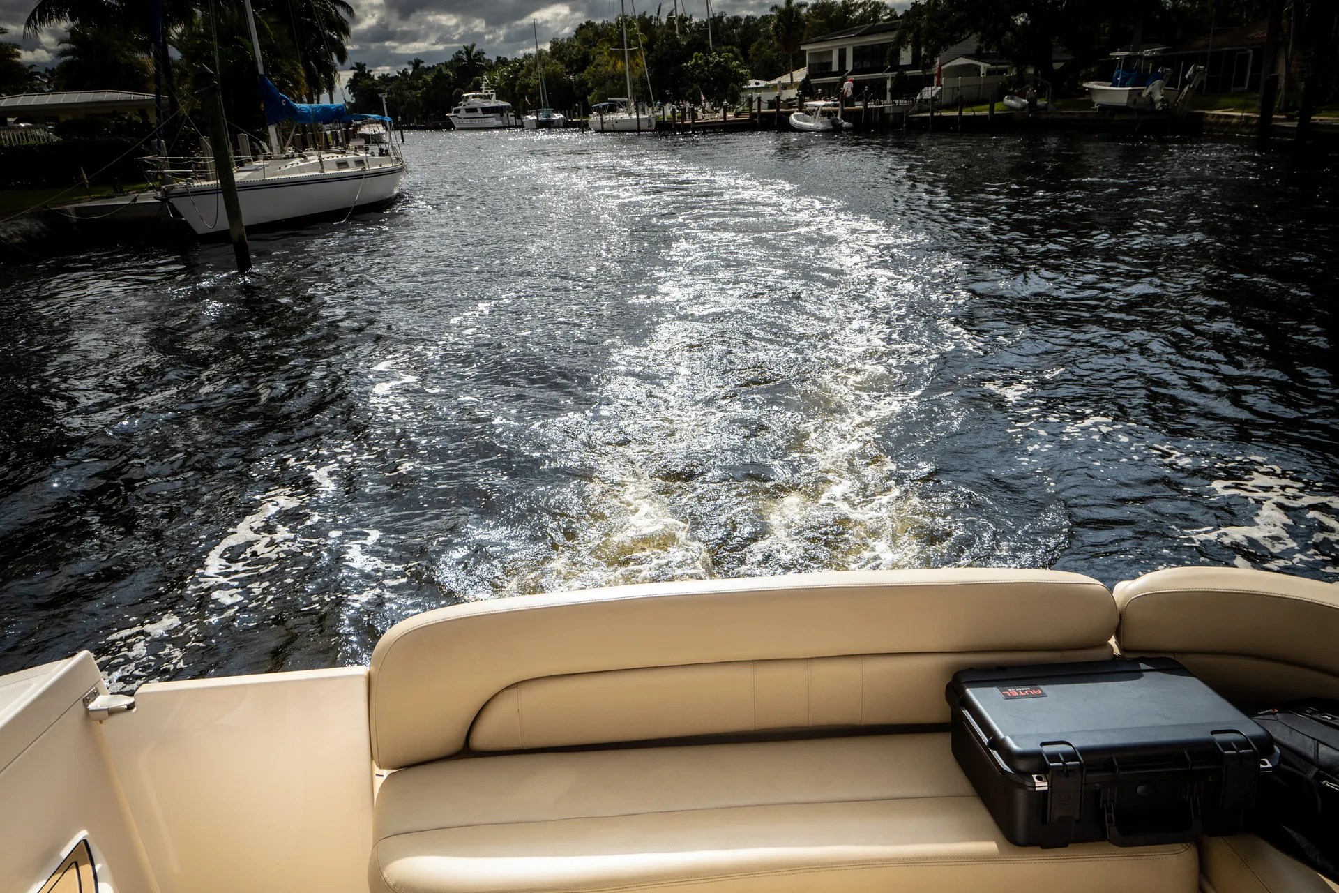 Regal Boats Commodore 3860 in Fort Lauderdale, FL — photo 8