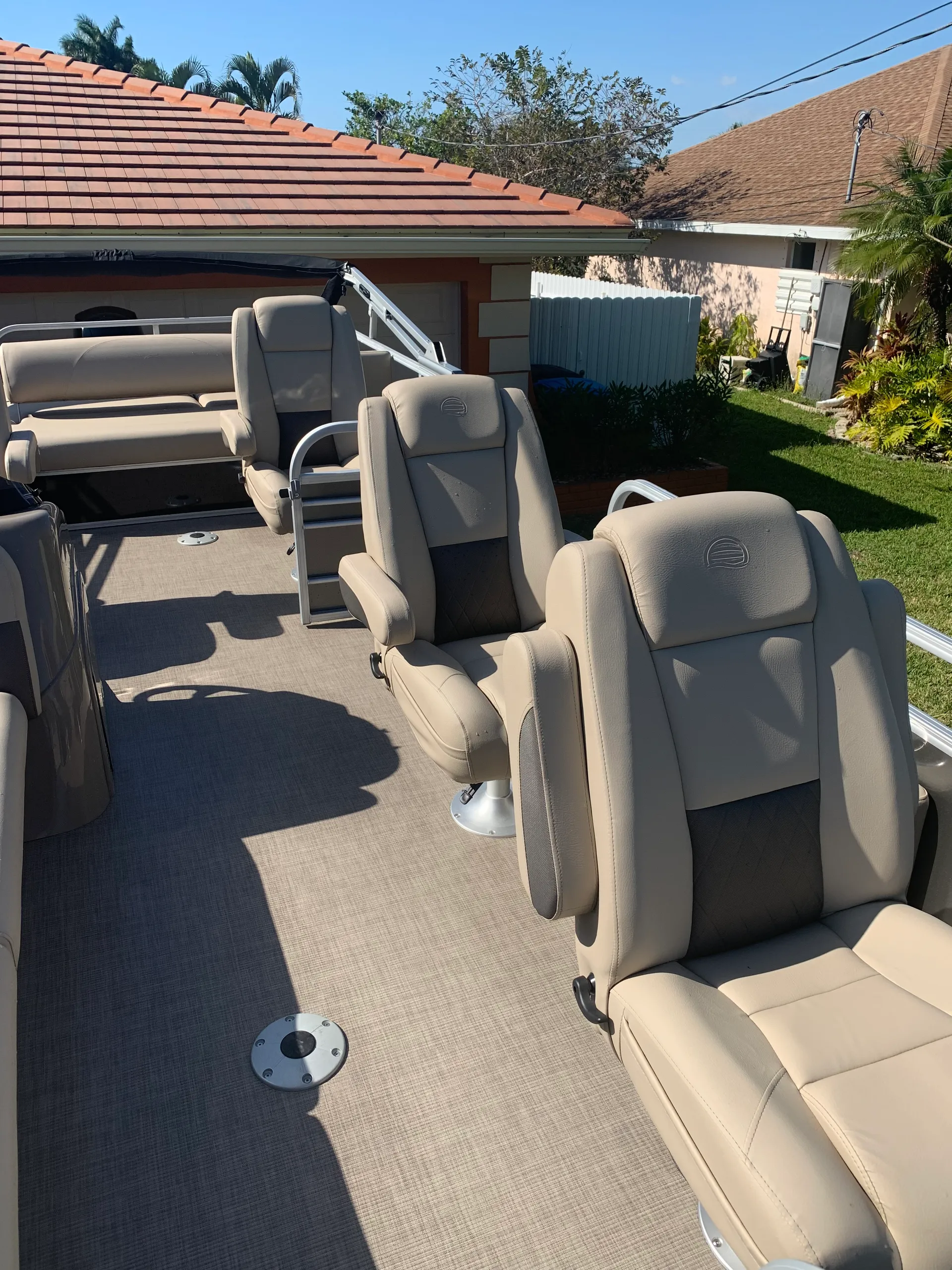 SUN TRACKER PARTY BARGE 24 DLX in Punta Gorda, FL — photo 7