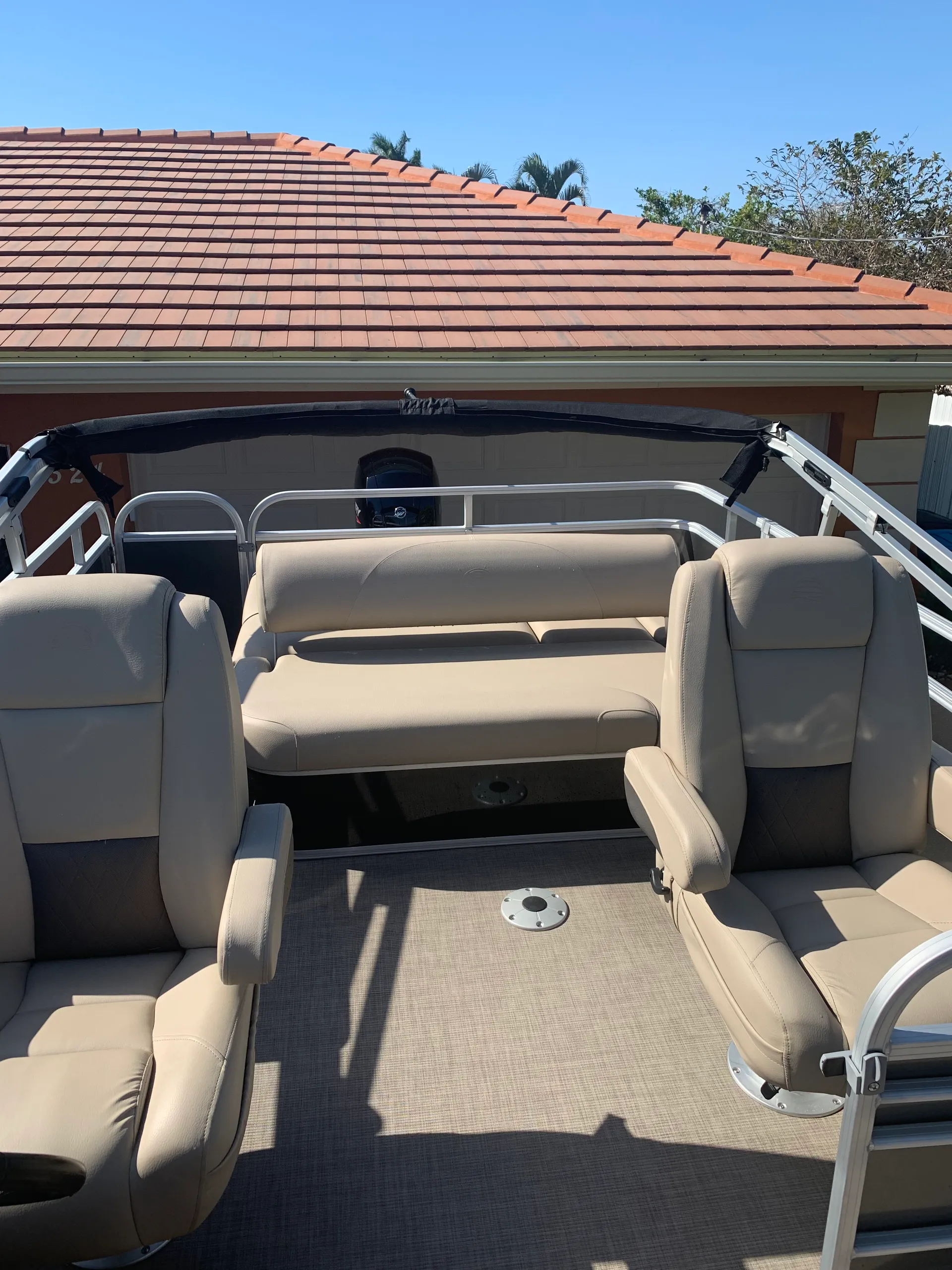 SUN TRACKER PARTY BARGE 24 DLX in Punta Gorda, FL — photo 3