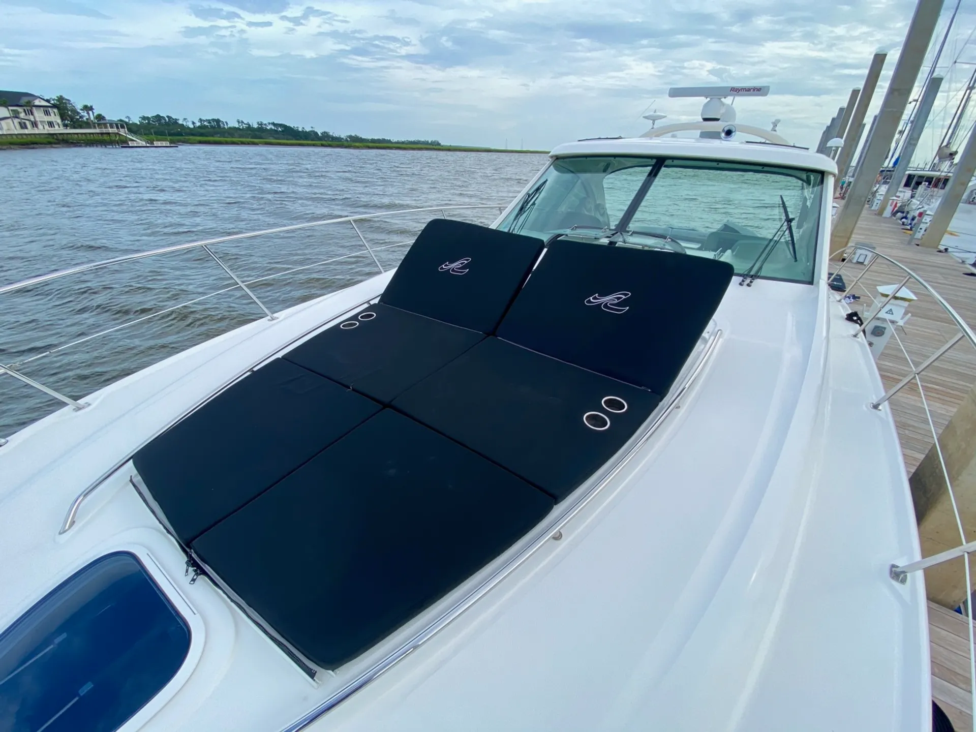 Captained 51' Sea Ray Sundancer Luxury Yacht