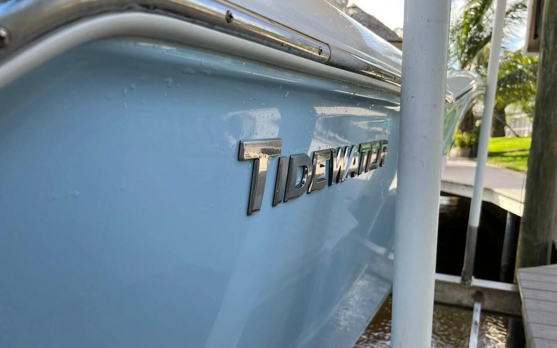 Tidewater 232 LXF 250HP up to 10 People!