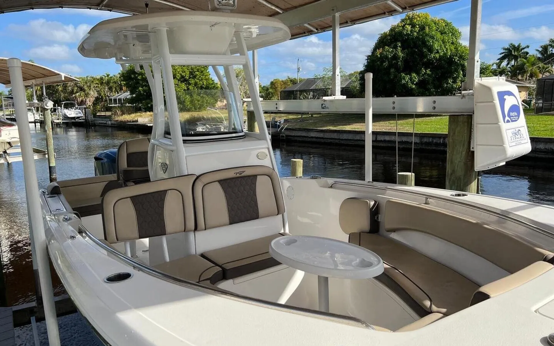 Tidewater 232 LXF 250HP up to 10 People!