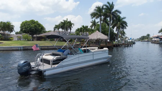 Rent a BARLETTA BOATS pontoon in Cape Coral, FL near me
