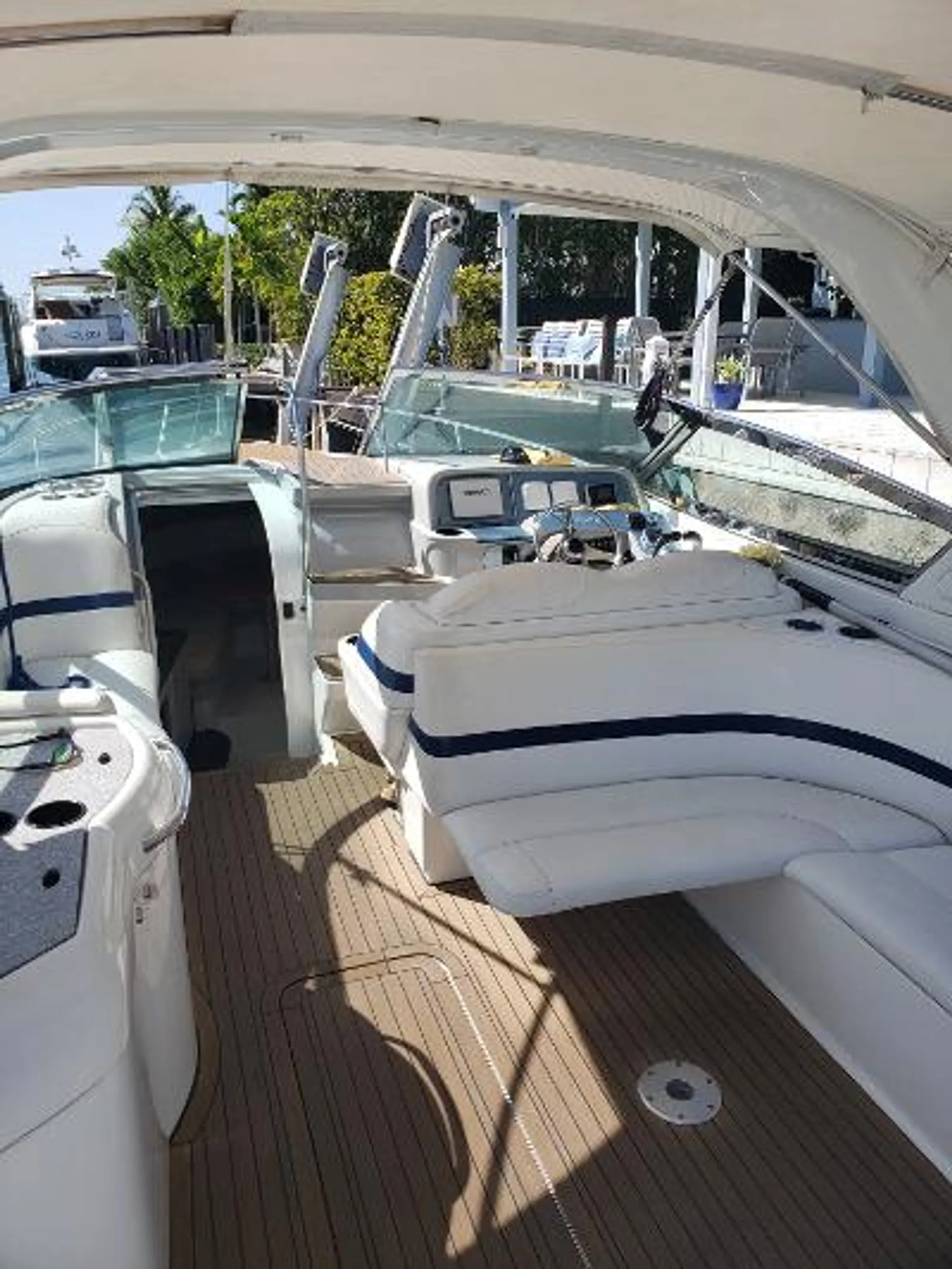 FORMULA BY THUNDERBIRD 350 SUN SPORT in Bay Harbor Islands, FL — photo 6