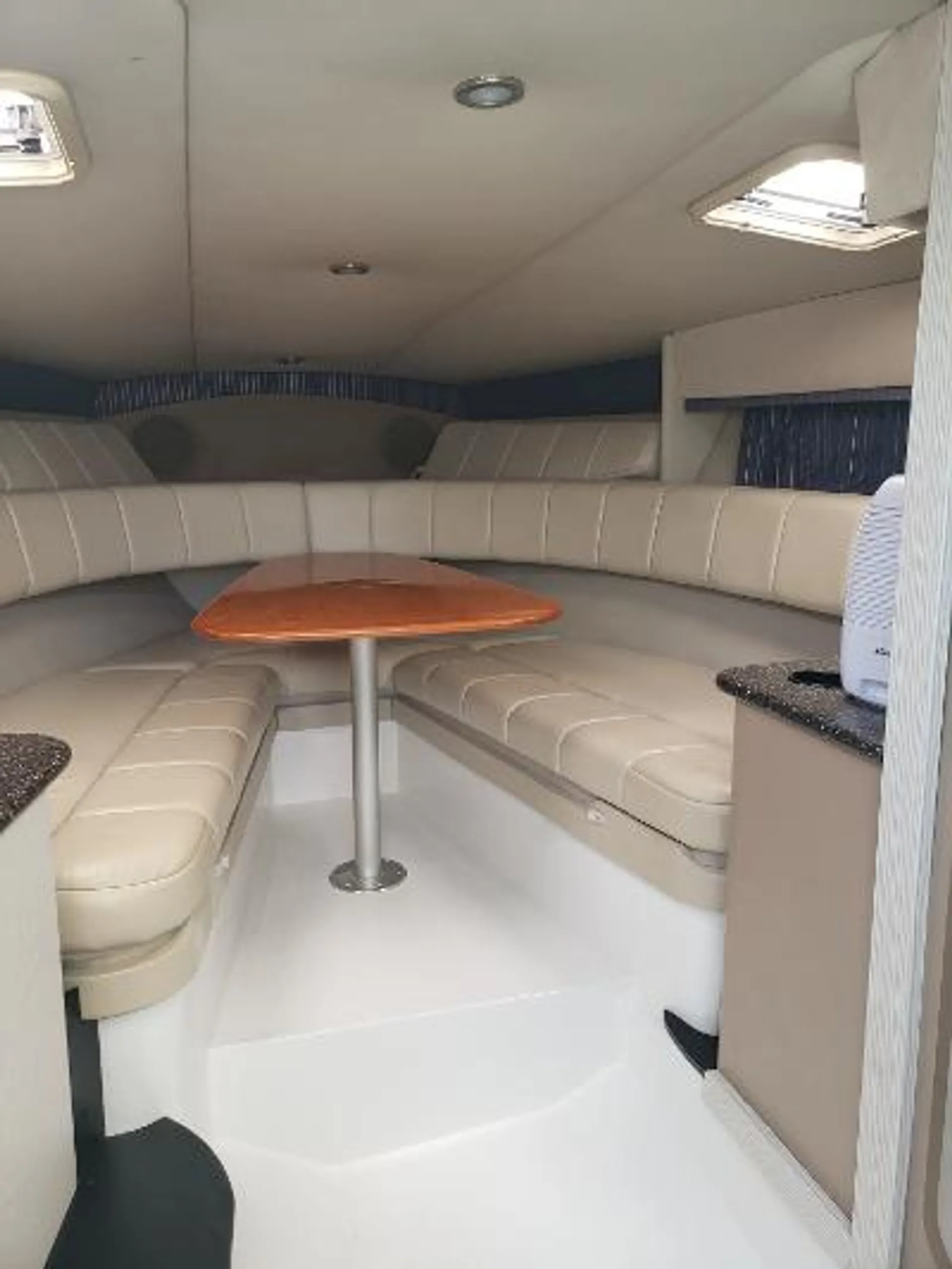 FORMULA BY THUNDERBIRD 350 SUN SPORT in Bay Harbor Islands, FL — photo 10