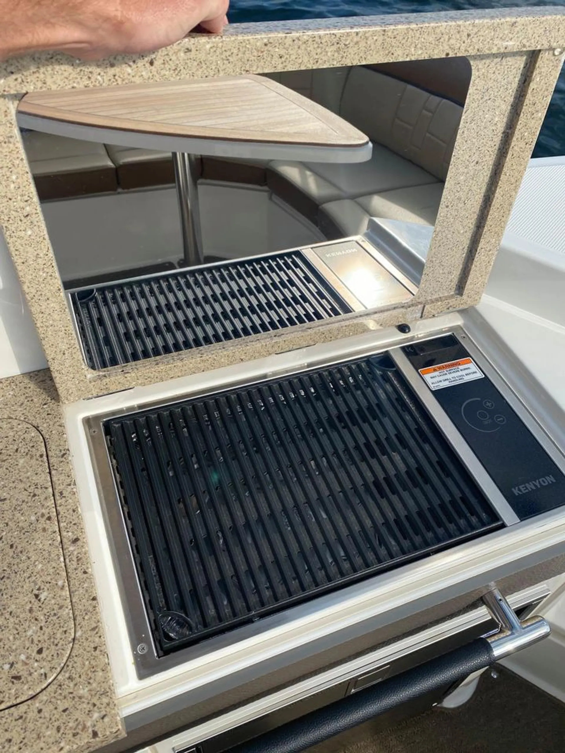 Sea Ray Boats SLX 350 in Stillwater, MN — photo 10