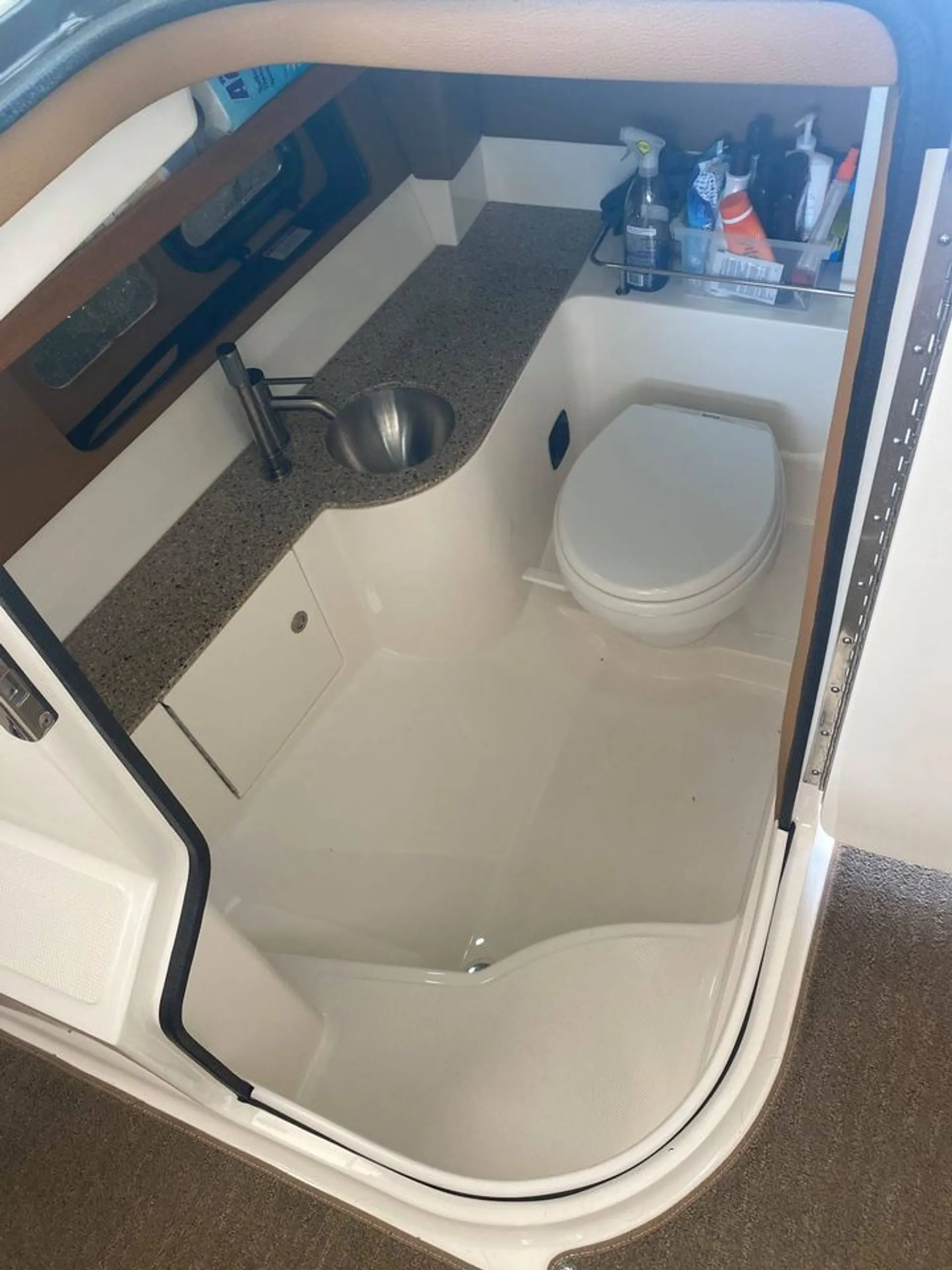 Sea Ray Boats SLX 350 in Stillwater, MN — photo 9