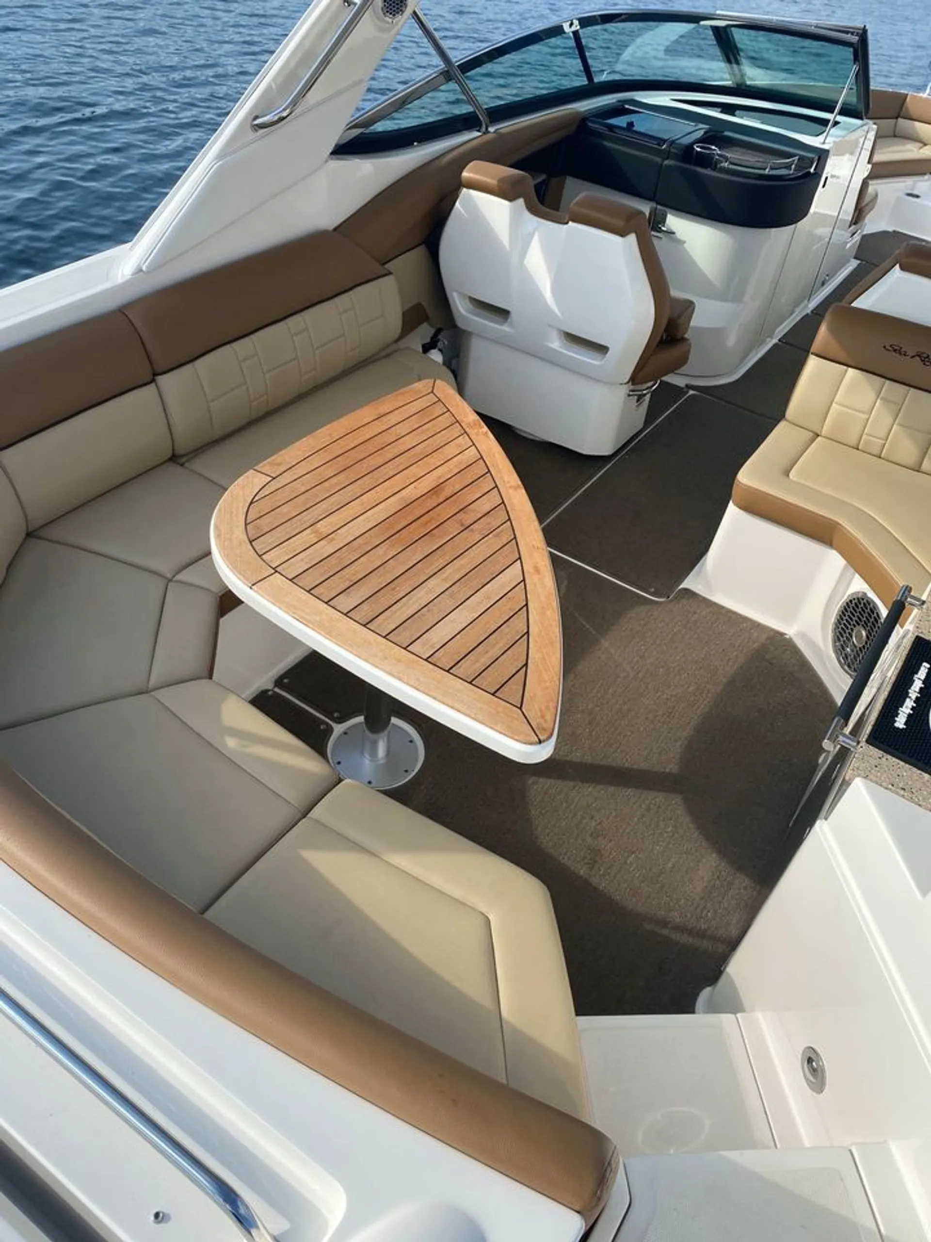 Sea Ray Boats SLX 350 in Stillwater, MN — photo 8