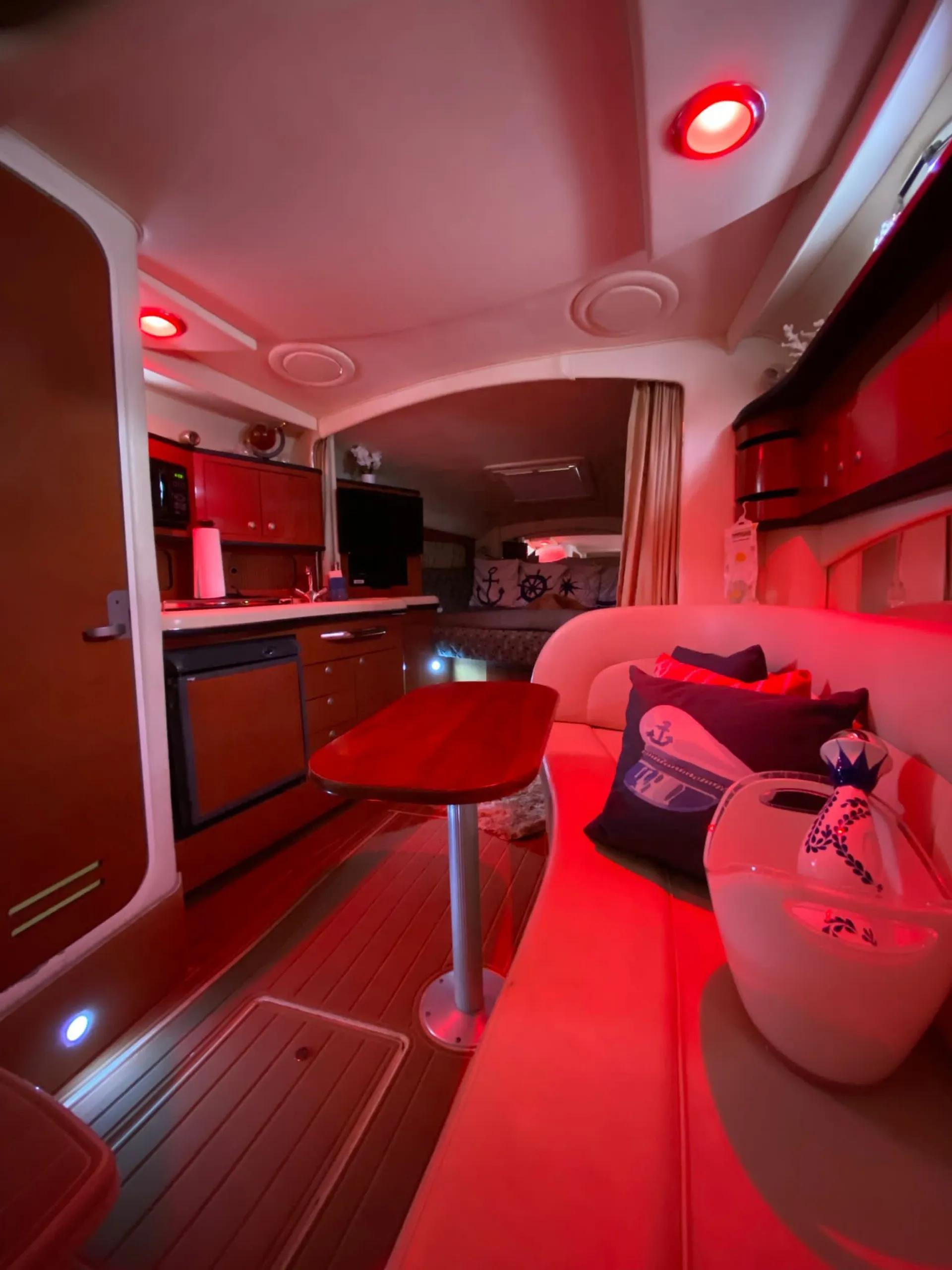 GET 1 HR FREE  33’ SUNDANCER YACHT RENTAL, MIA FL *NO HIDDEN FEES!*