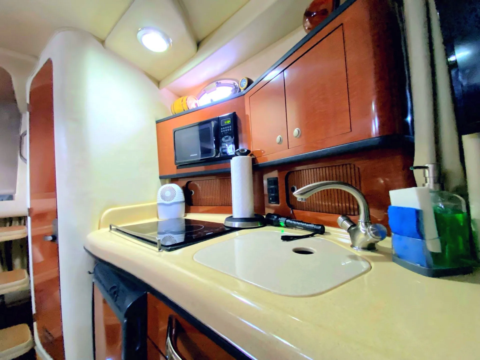 GET 1 HR FREE  33’ SUNDANCER YACHT RENTAL, MIA FL *NO HIDDEN FEES!*