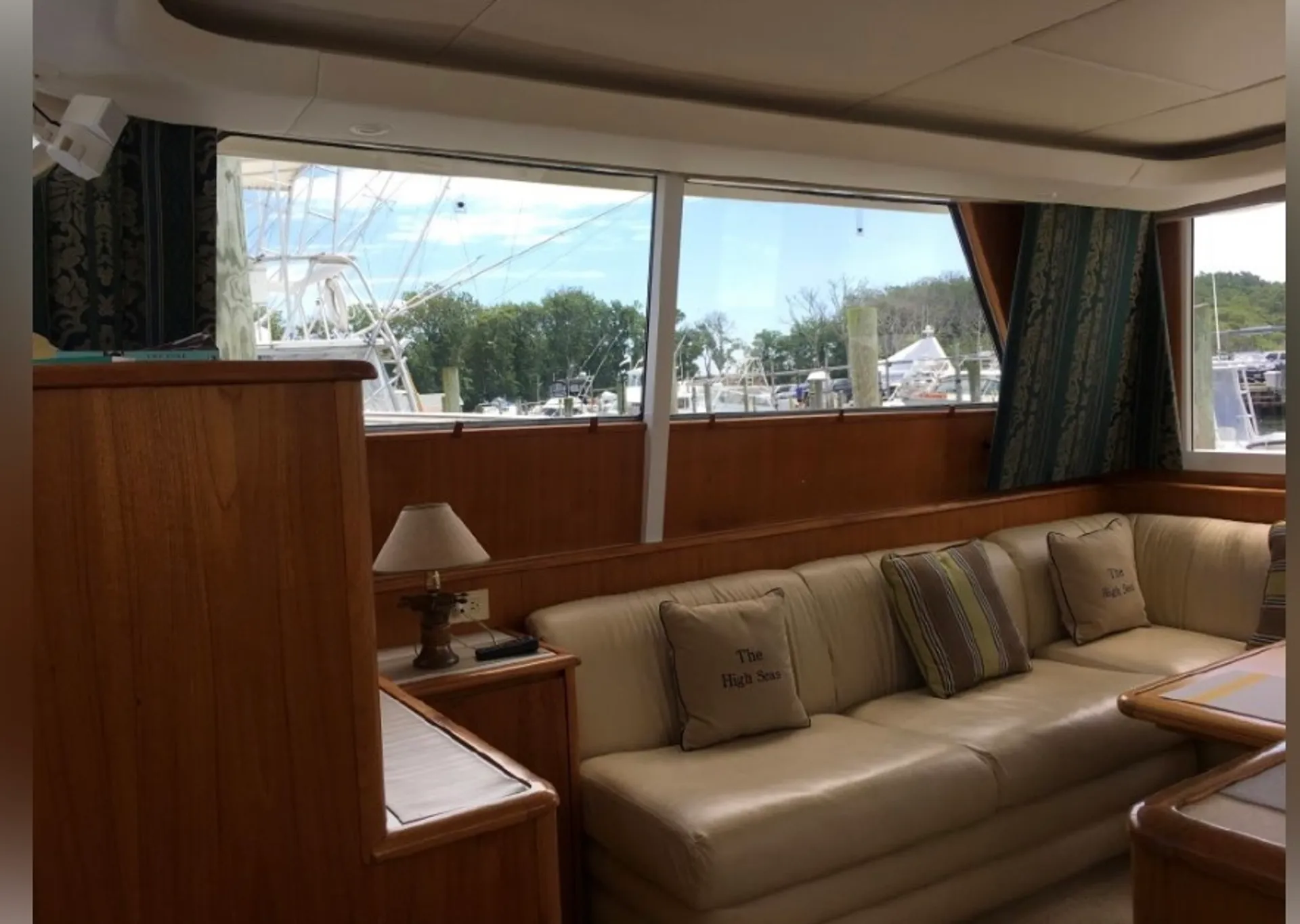 Tiara Yachts 4300 Convertible in Pompano Beach, FL — photo 5