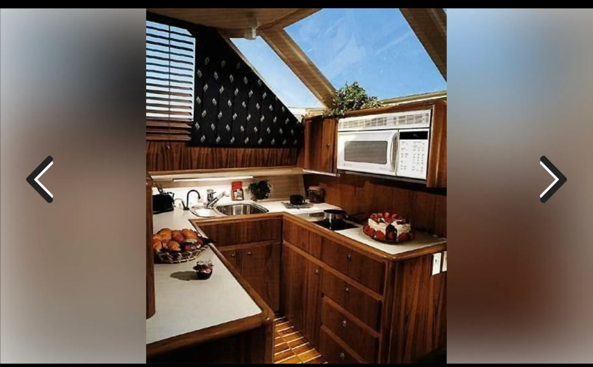 Tiara Yachts 4300 Convertible in Pompano Beach, FL — photo 3