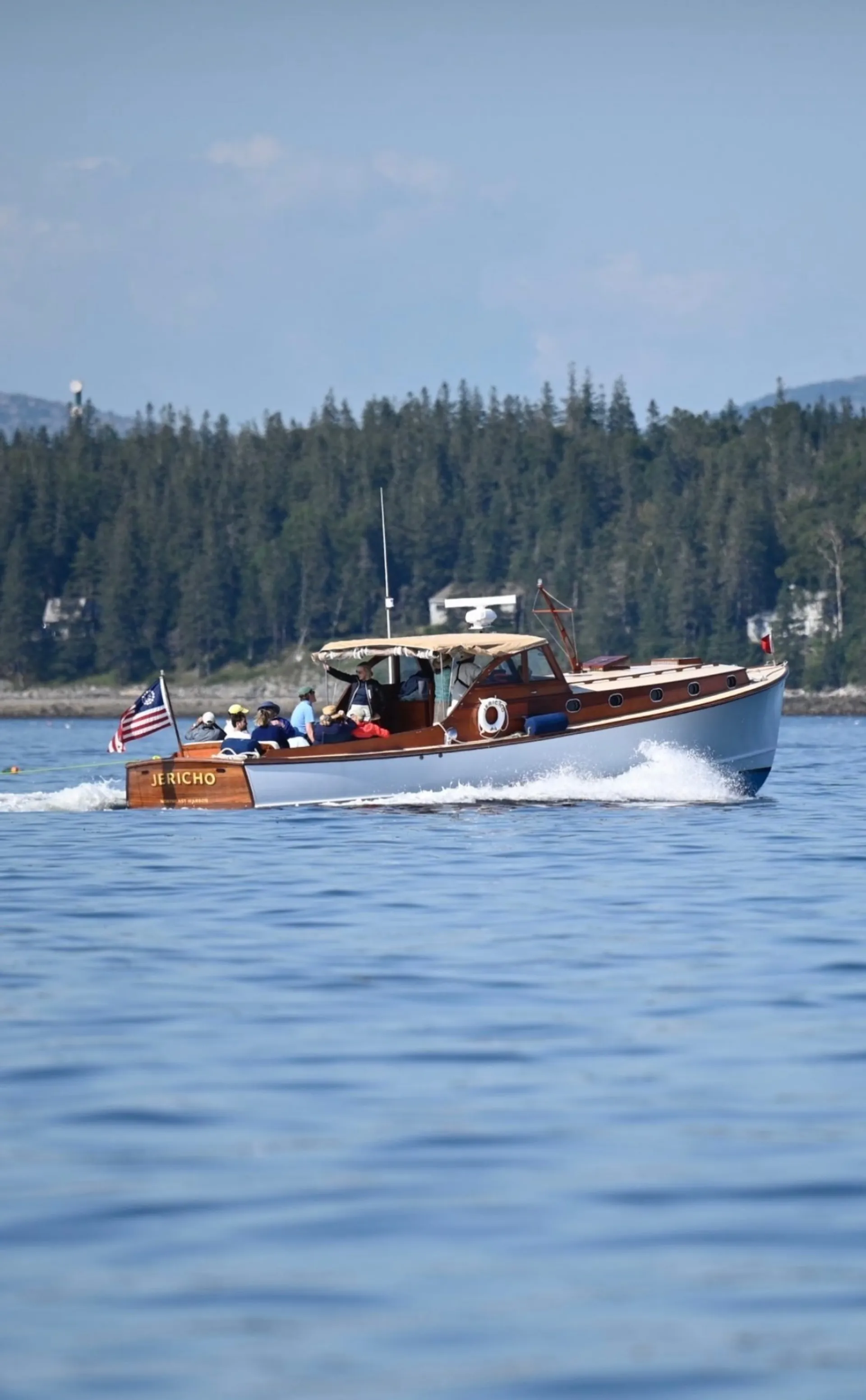 Historic 42-foot wooden picnic boat “Jericho”, up to 12 passengers