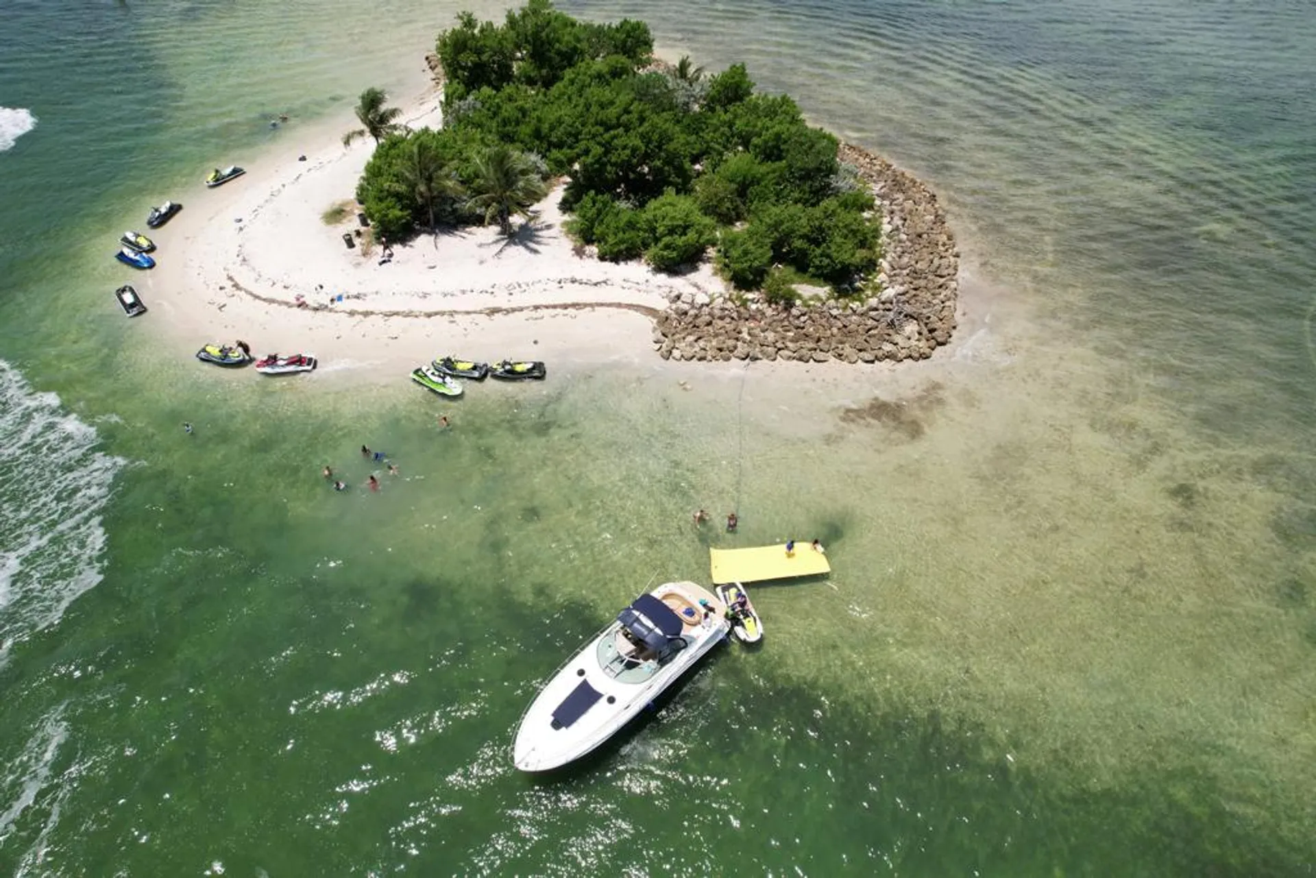 Sea Ray Boats 350 Sundancer V-Drive in Miami, FL — photo 7