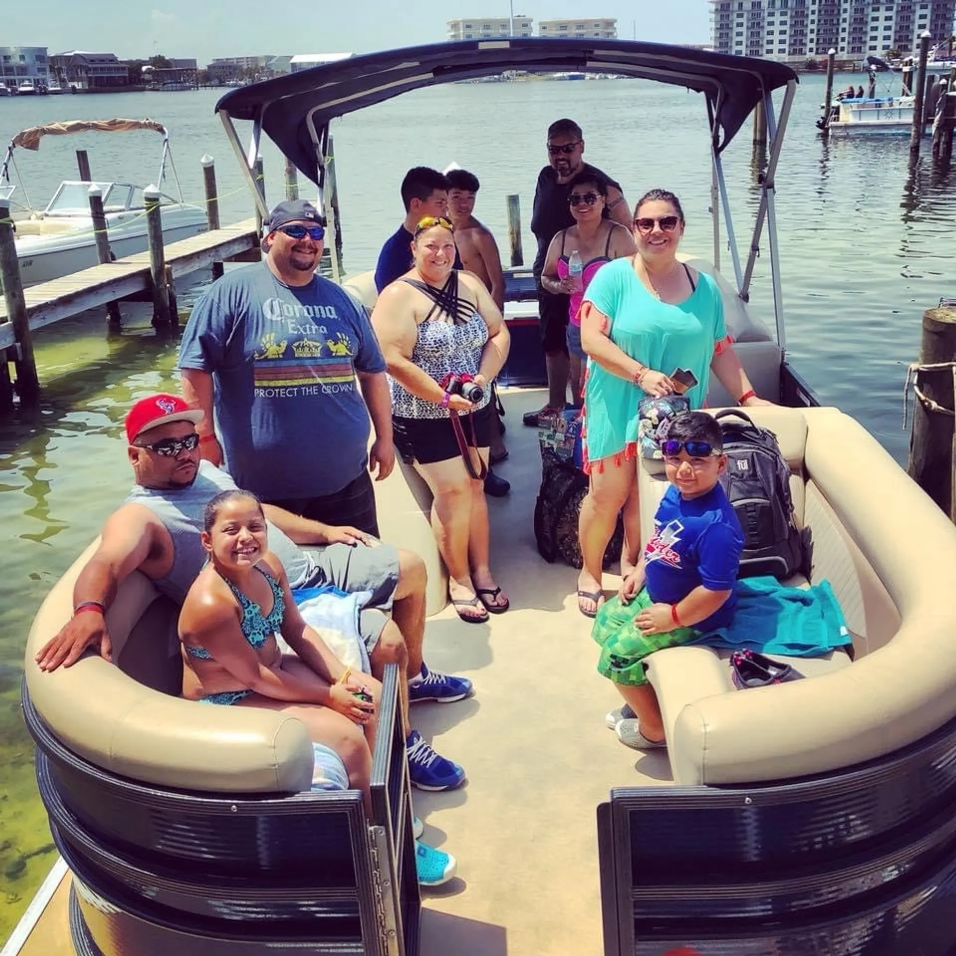 CREST PONTOONS 230 CREST CLASSIC SLR in Destin, FL — photo 2