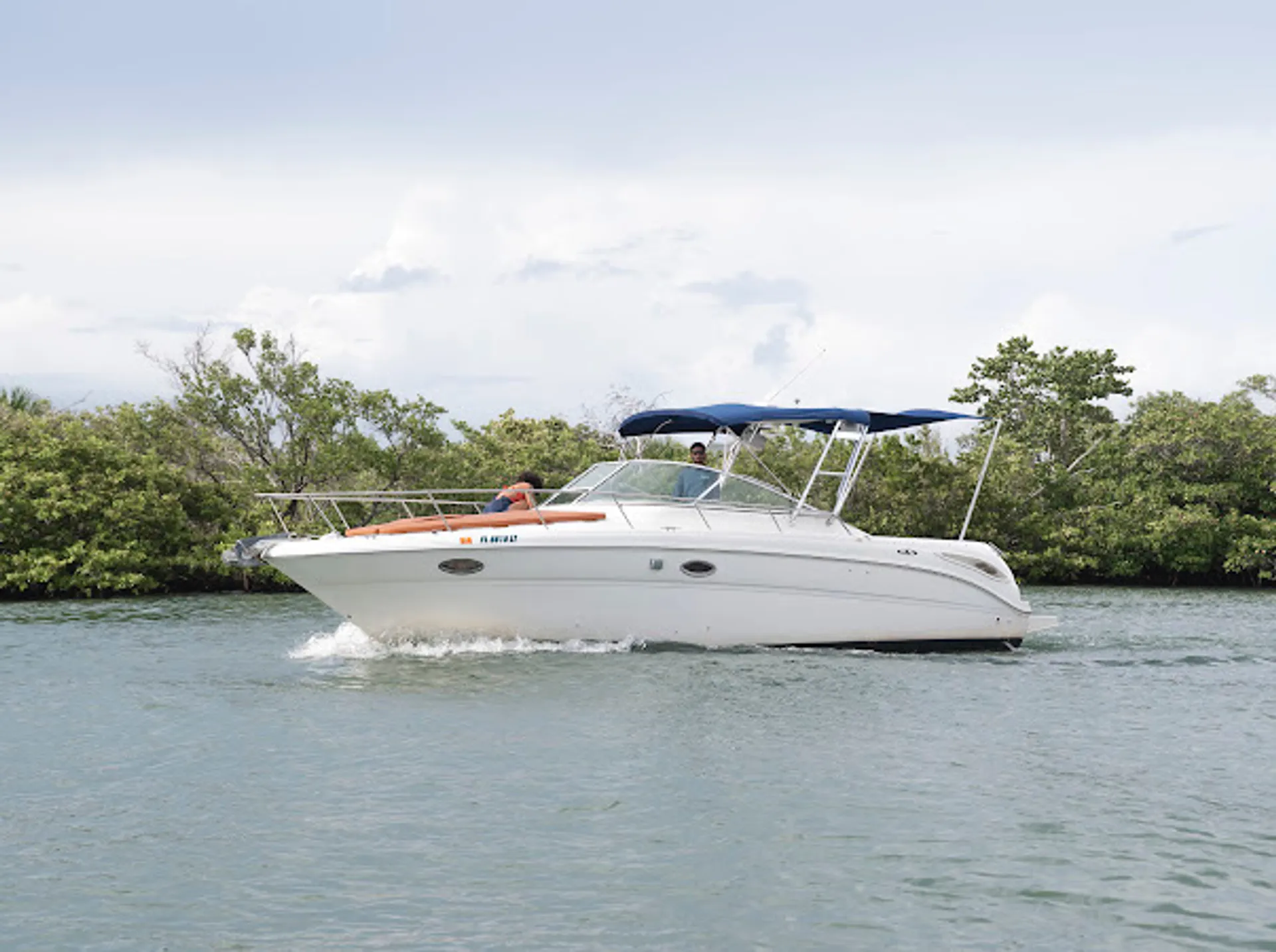 Sea Ray Boats IO1101518 in Miami, FL — photo 3