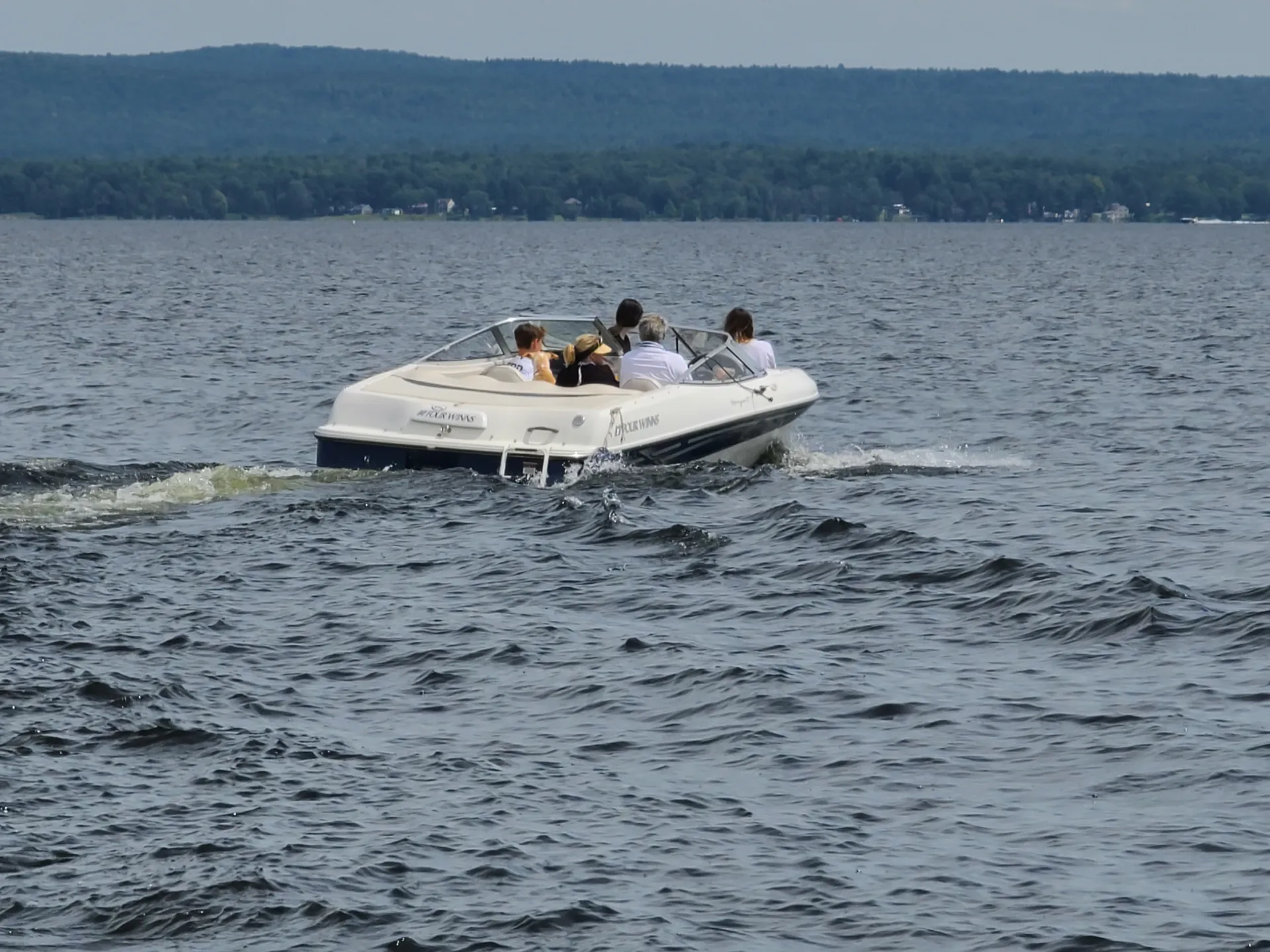 Four Winns Boats 180 Horizon  in Mayfield, NY — photo 3