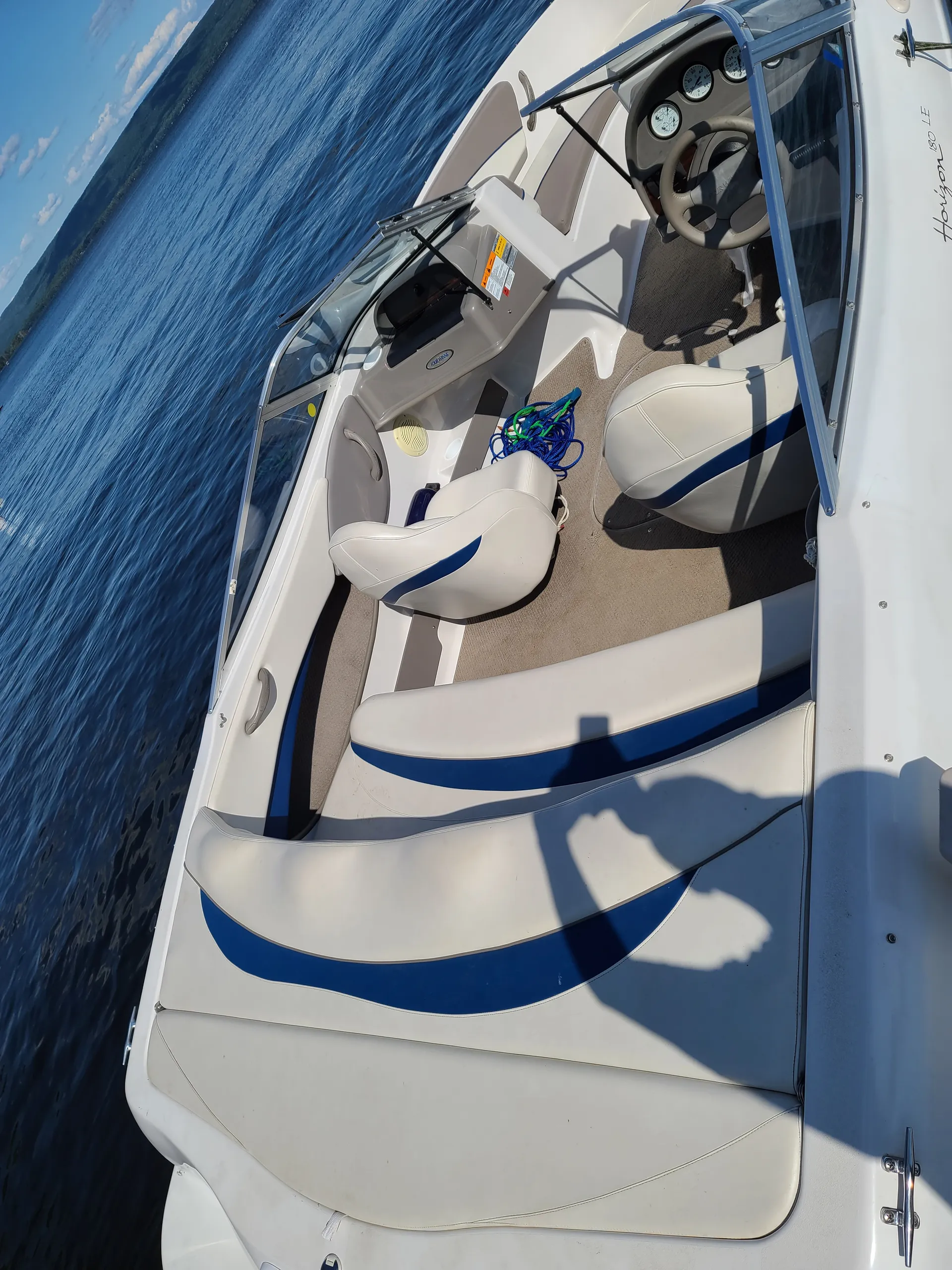 Four Winns Boats 180 Horizon  in Mayfield, NY — photo 4